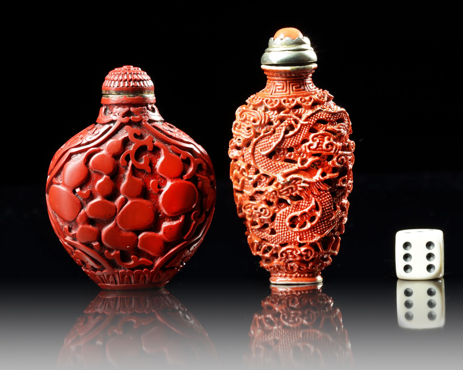 TWO CHINESE SNUFF BOTTLES - Image 3 of 3