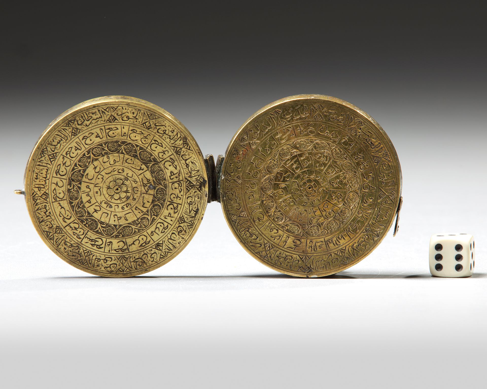 A GILT PERSIAN 'QIBLA' INDICATOR, FOR FINDING MECCA - Bild 3 aus 4