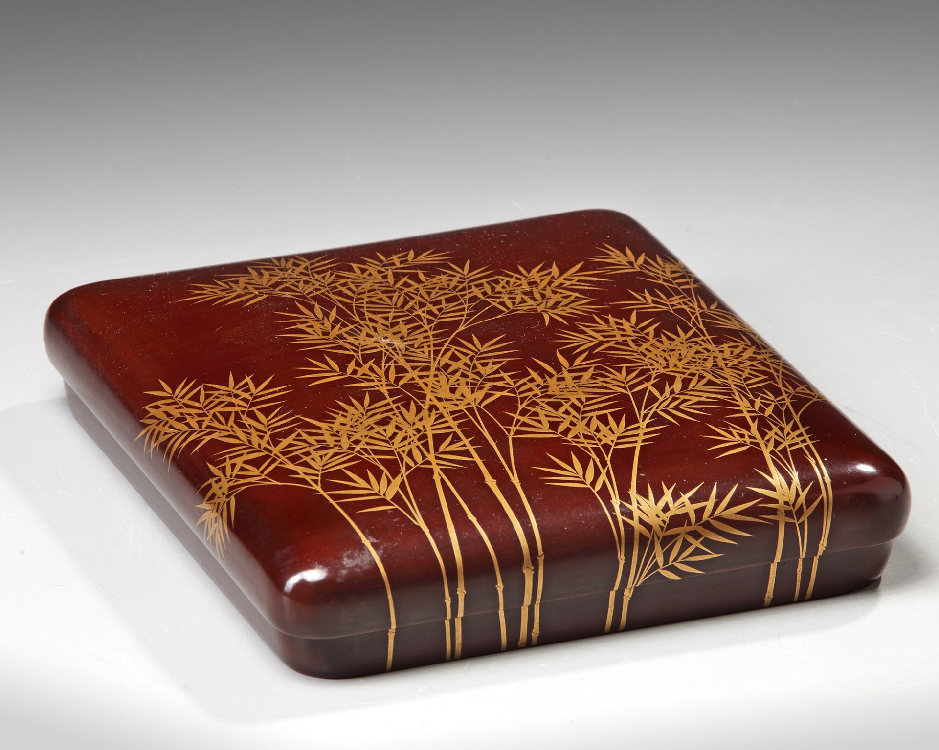 A JAPANESE LACQUERWARE WRITING BOX (SUZURIBAKO)