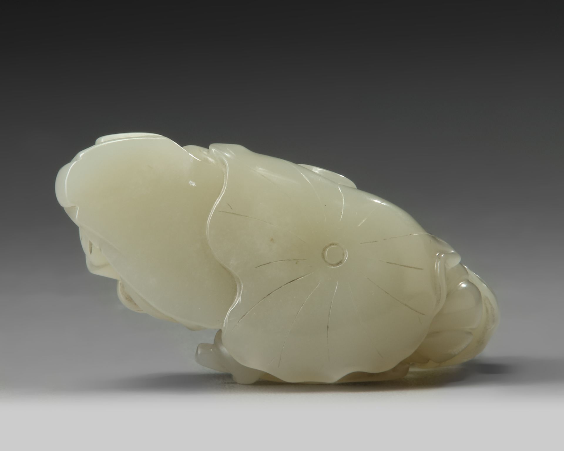 A CHINESE PALE JADE CARVING OF A MAN AND A BOY - Image 3 of 3