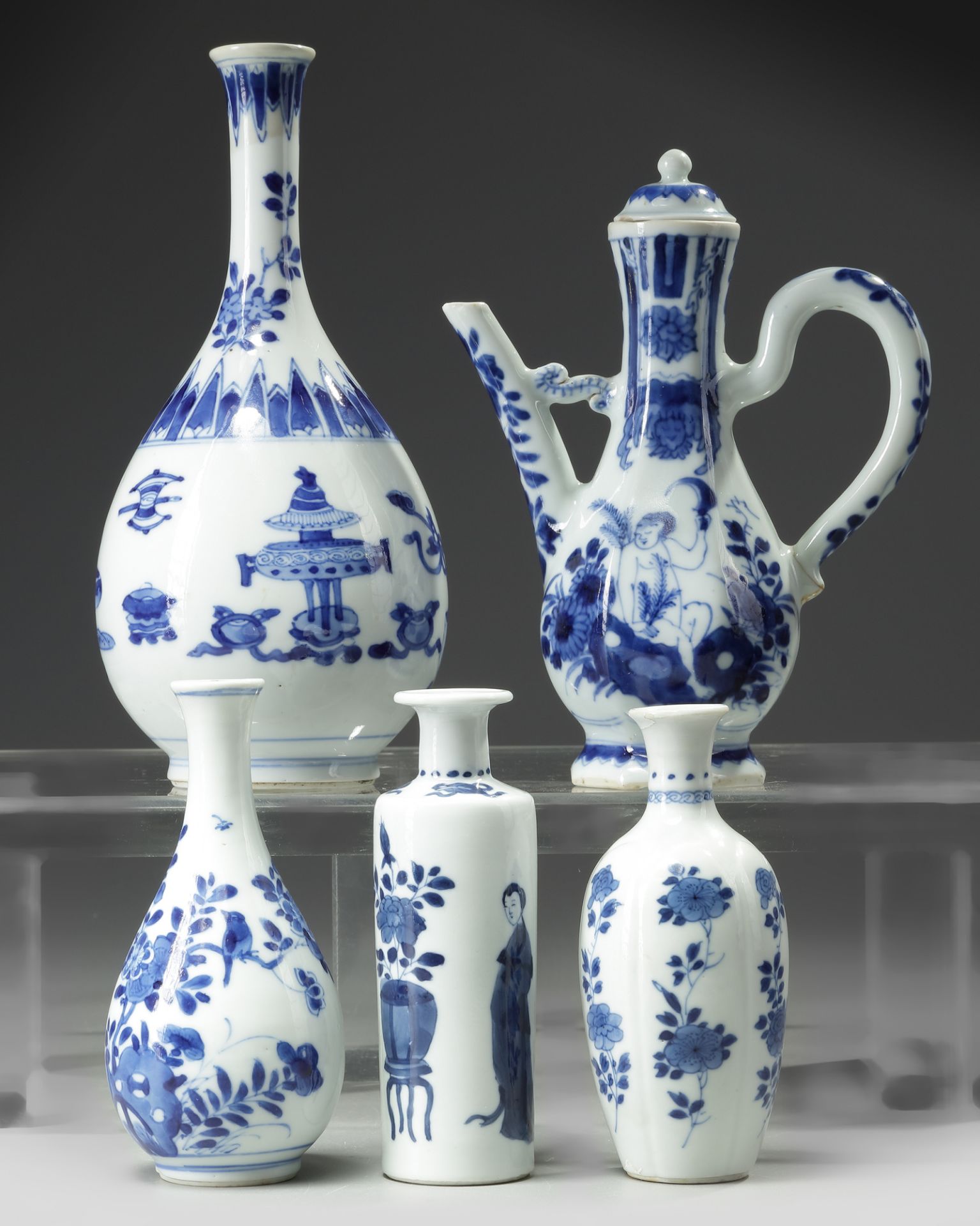 FIVE CHINESE BLUE AND WHITE VESSELS - Bild 2 aus 2