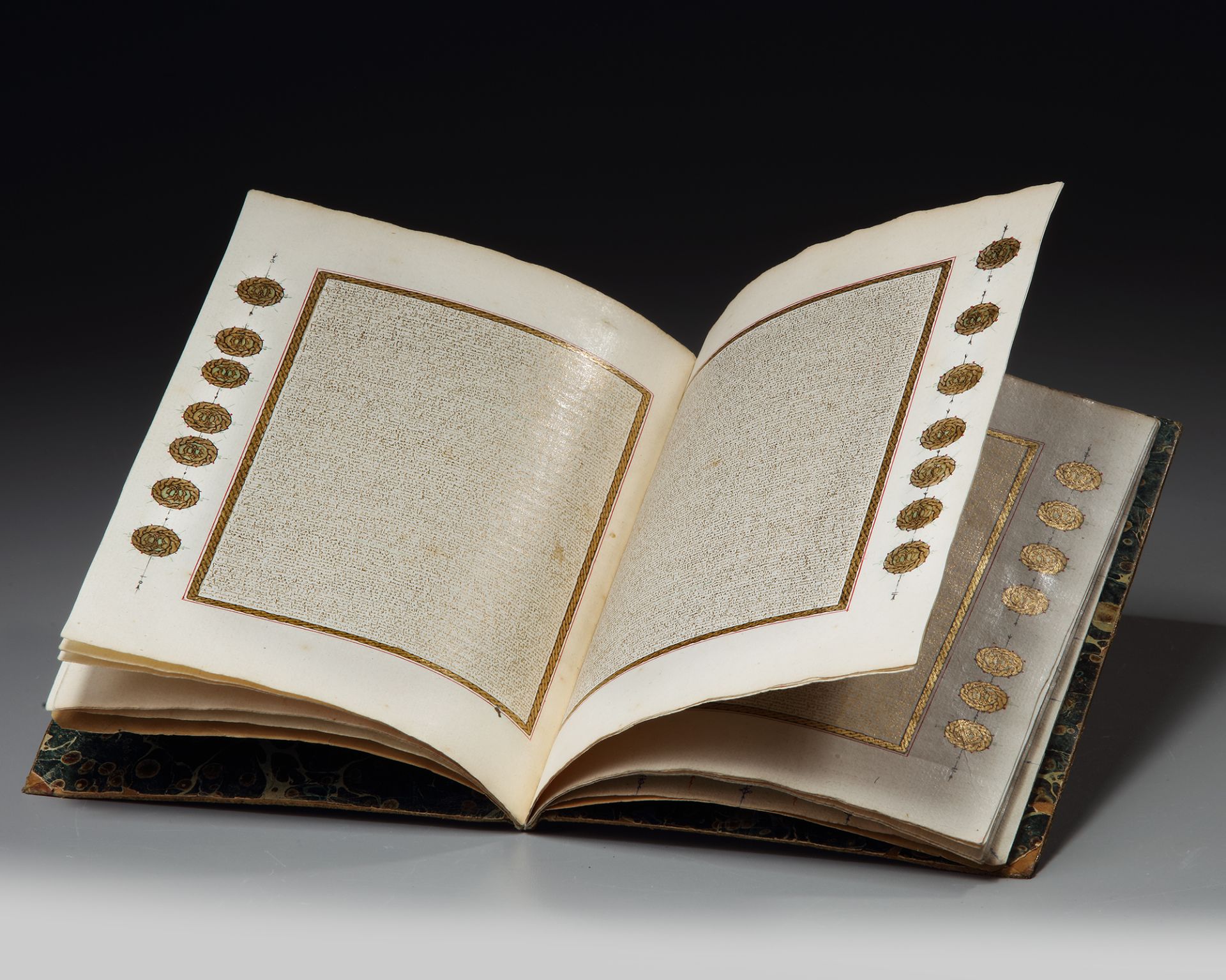 AN OTTOMAN ILLUMINATED QURAN IN GOLD - Image 2 of 3