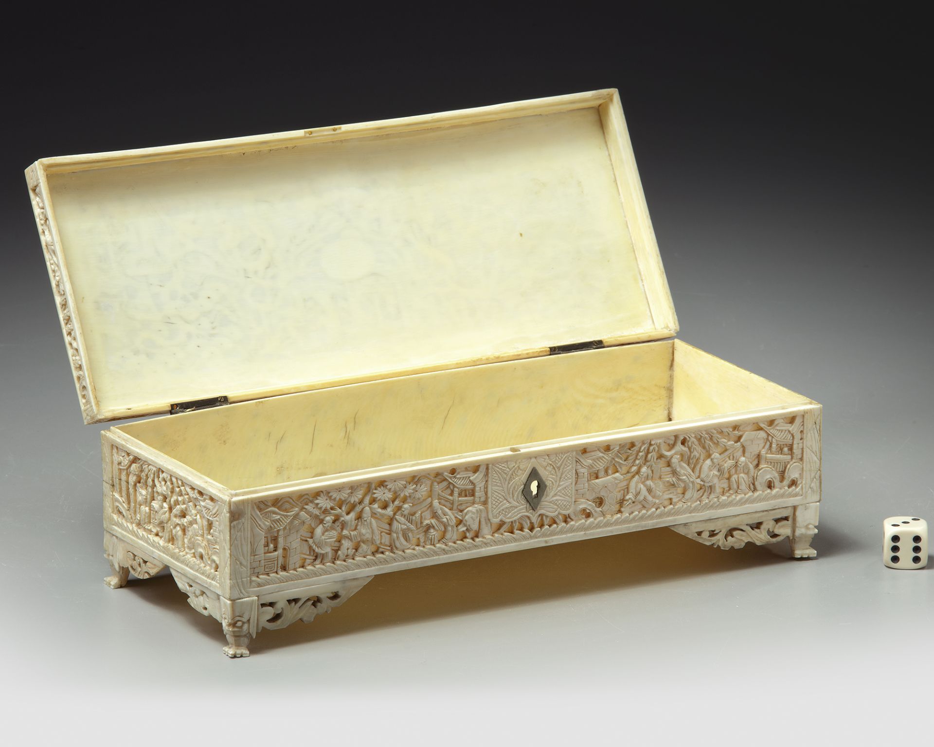 A CANTONESE IVORY CARVED BOX - Image 4 of 4