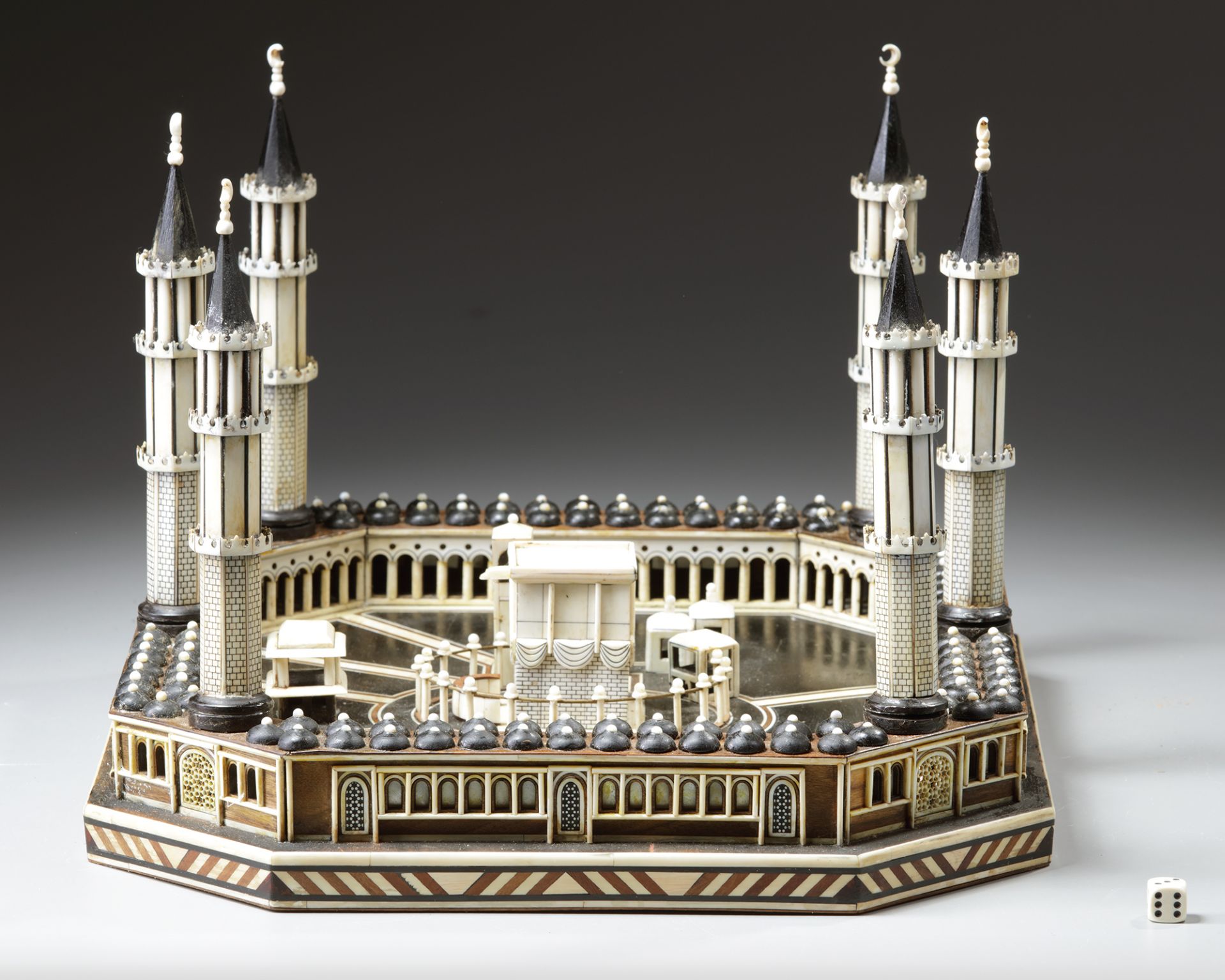 A RARE EBONY WOOD AND IVORY MINIATURE OF THE KAABA - Bild 7 aus 7