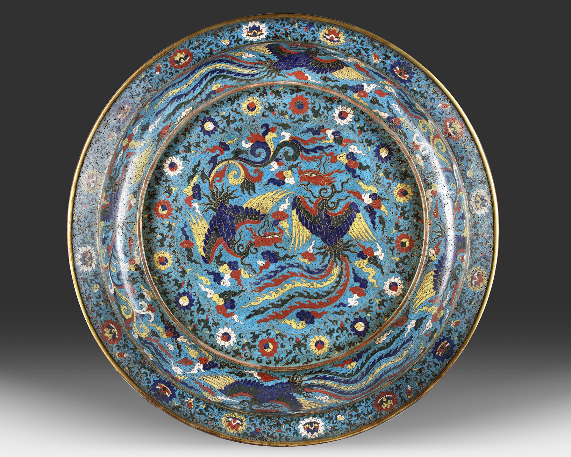 A CHINESE CLOISONNÉ ENAMEL 'DRAGON AND PHOENIX' BASIN - Image 2 of 2