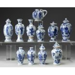 A GROUP OF TWELVE CHINESE BLUE AND WHITE VESSELS