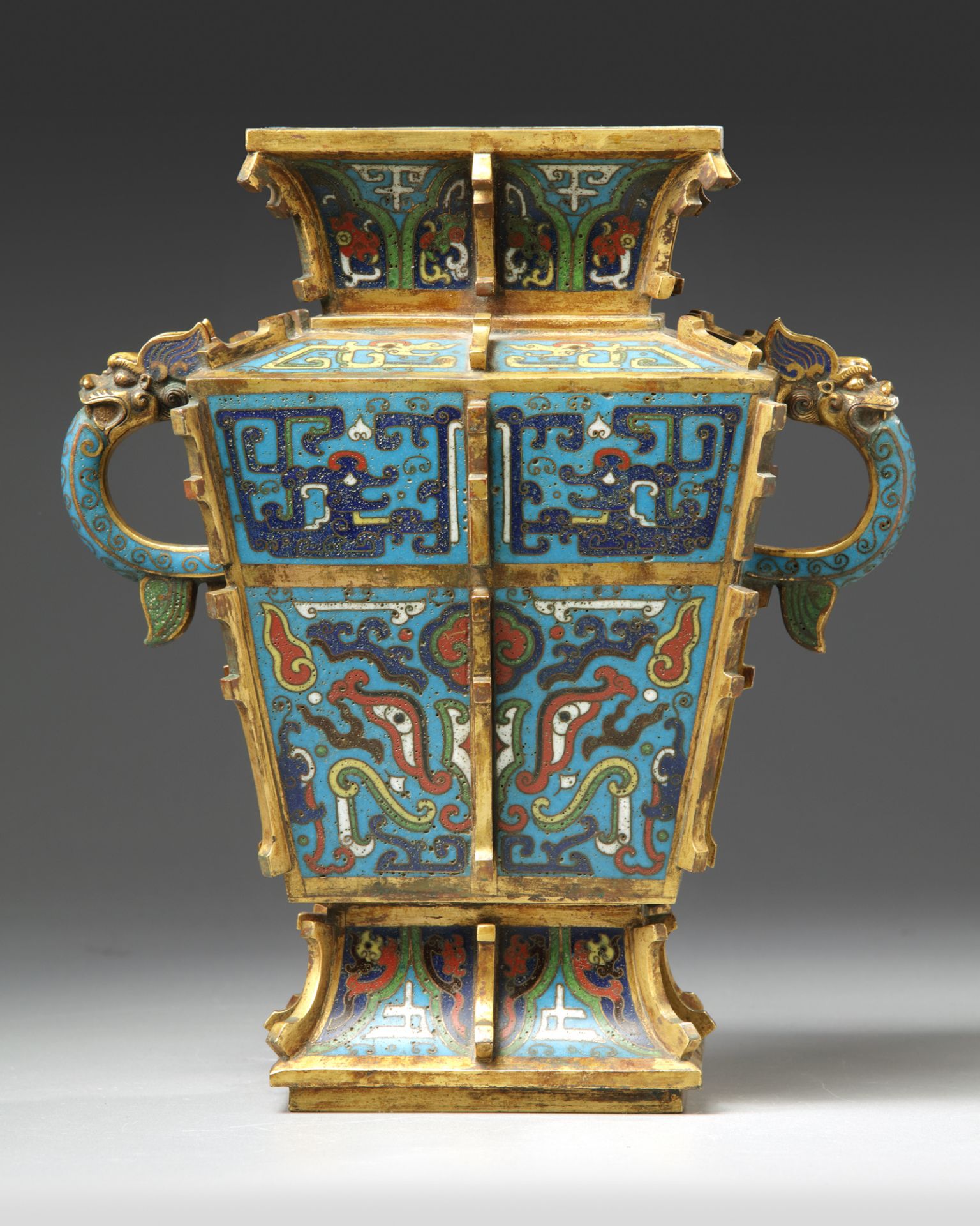 A CHINESE CLOISONNÉ ENAMEL 'ARCHAISTIC' VASE, FANGLEI - Image 2 of 5