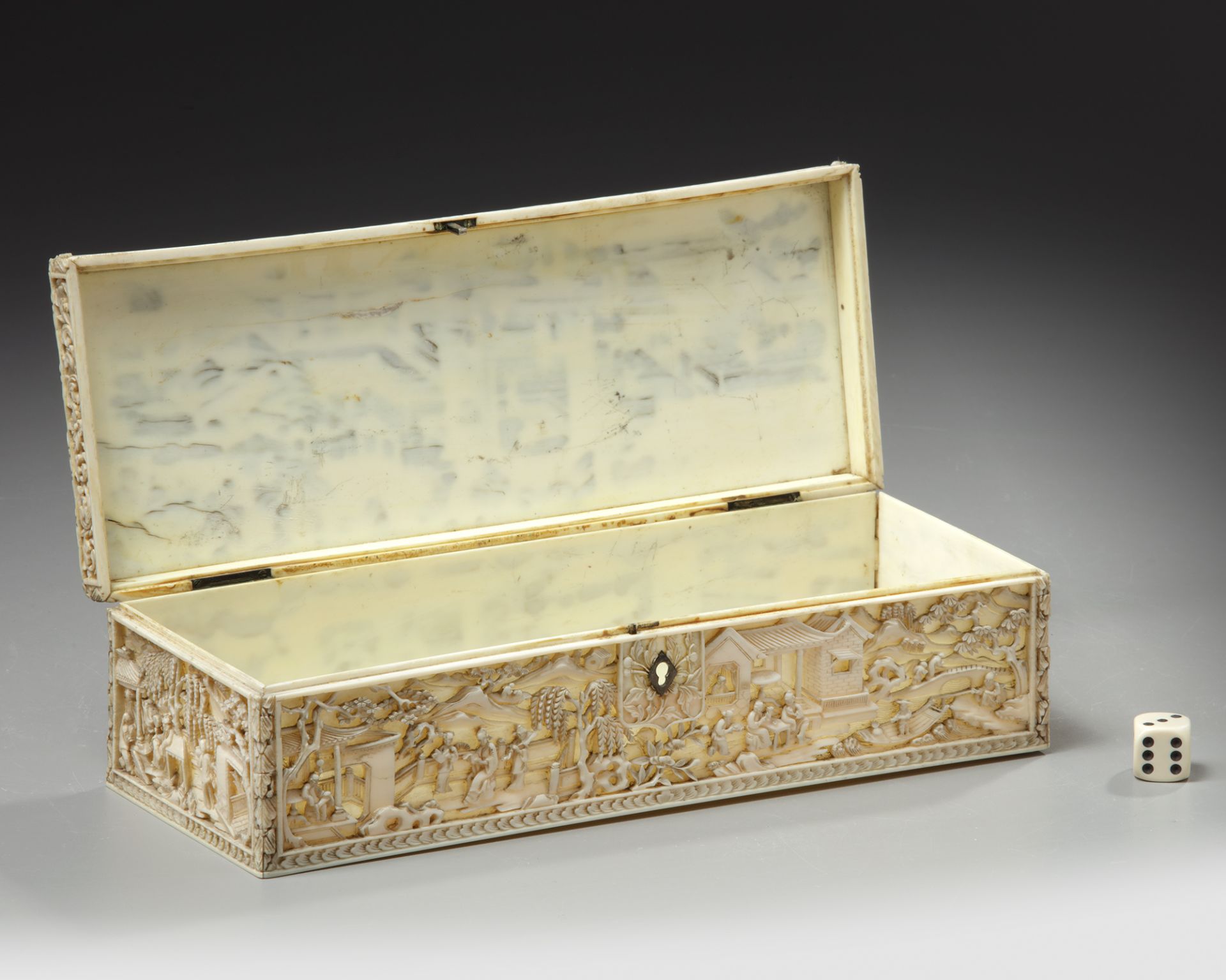 A CANTONESE IVORY CARVED BOX - Bild 4 aus 4