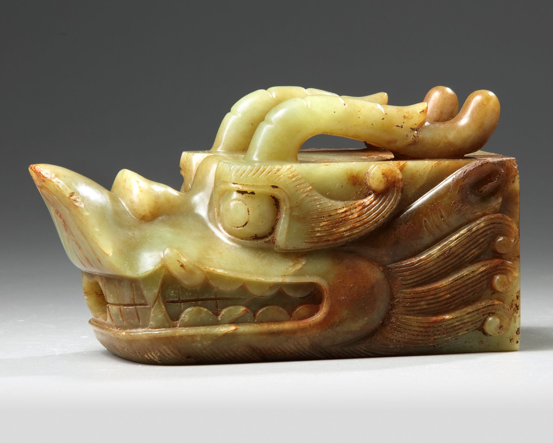 A CHINESE CELADON JADE 'DRAGON-HEAD' SPOUT - Image 2 of 5