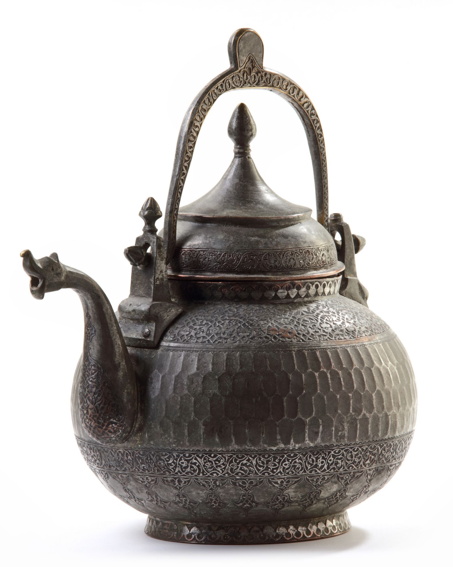 A SAFAVID TINNED COPPER KETTLE, PERSIA, 17TH -18TH CENTURY - Bild 2 aus 5