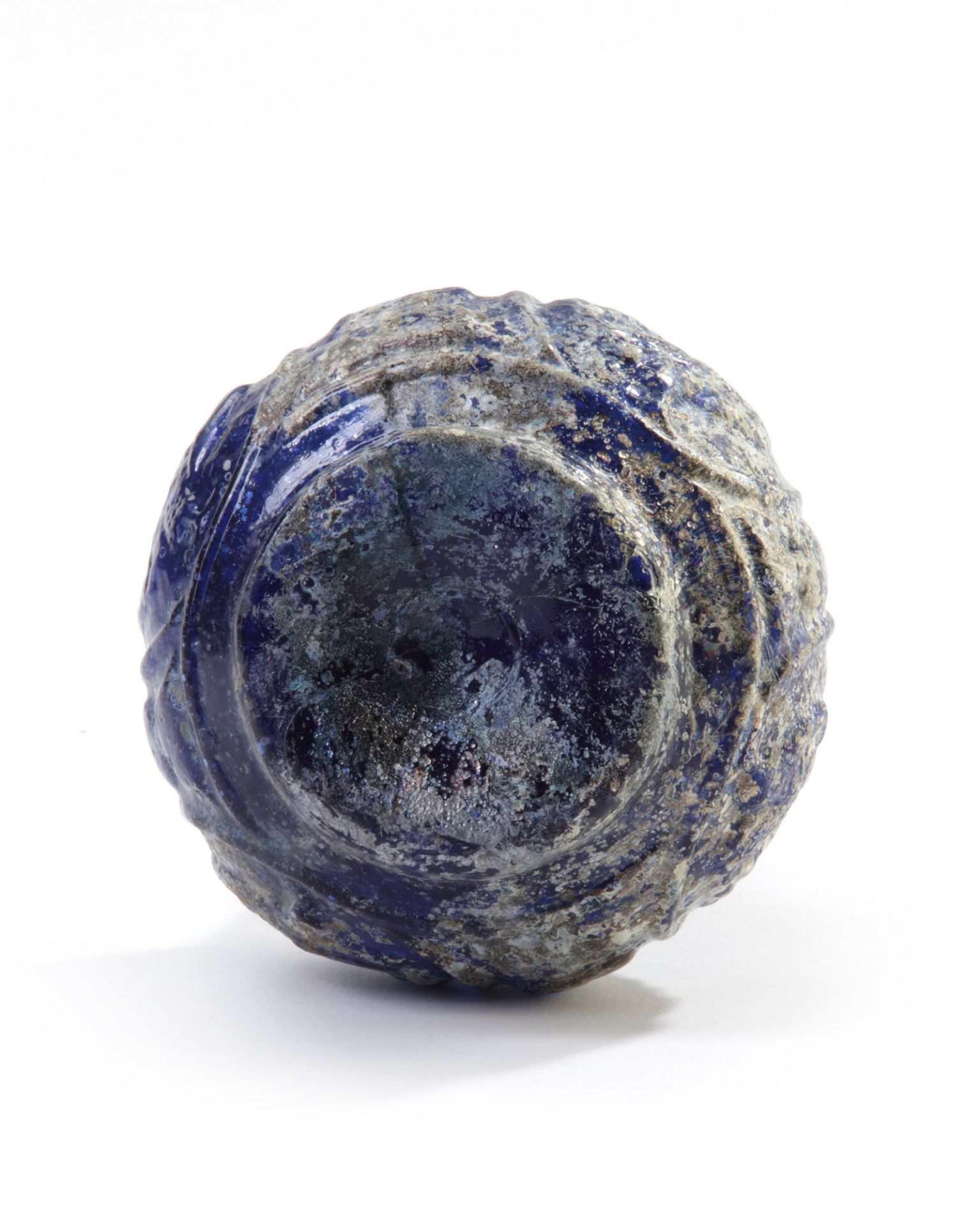 A BLUE GLASS SPRINKLER, PERSIA, 9TH-10TH CENTURY - Bild 3 aus 5