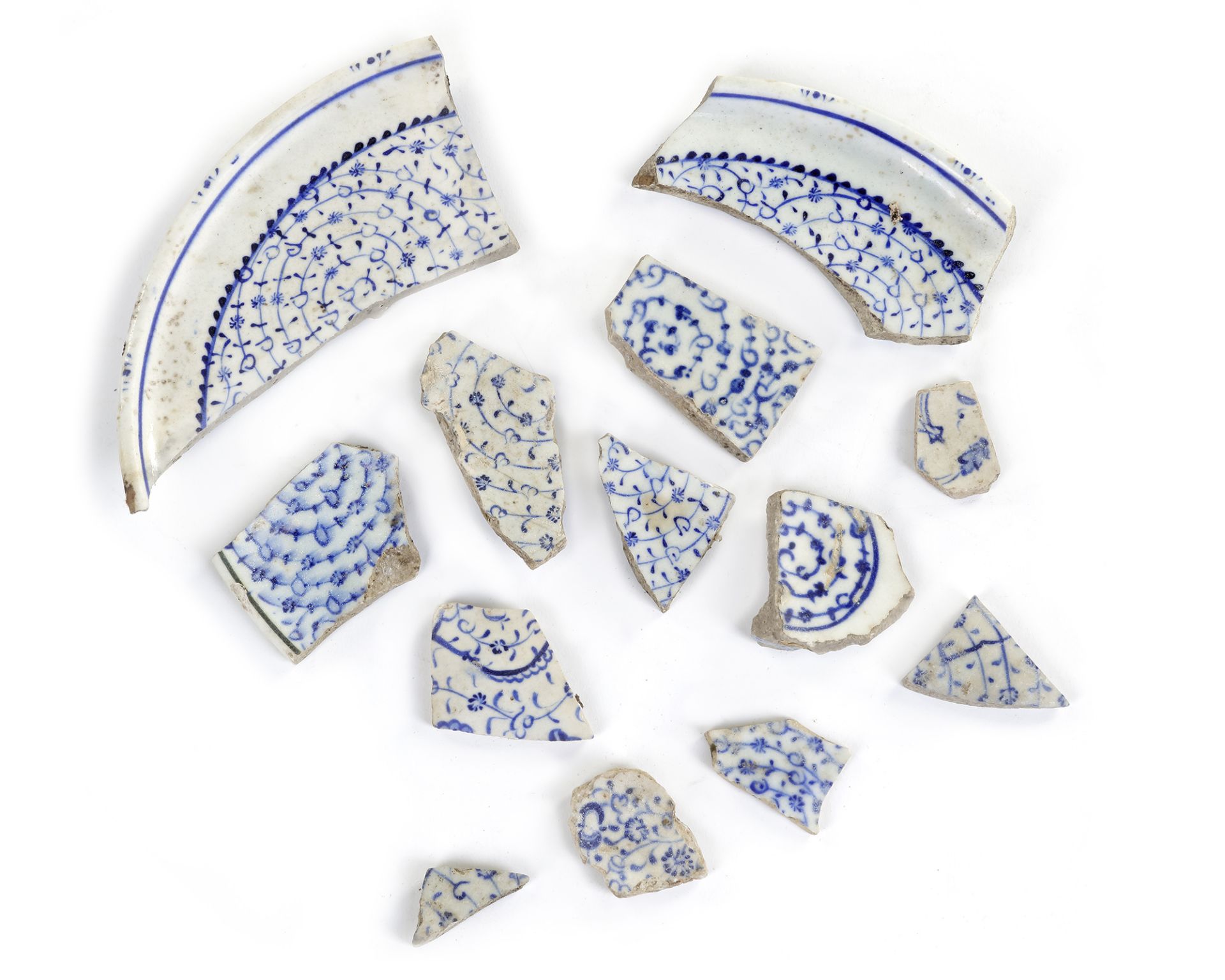 FRAGMENTS FROM IZNIK GOLDEN HORN POTTERY DISH, TURKEY, CIRCA 1530 - Image 2 of 4