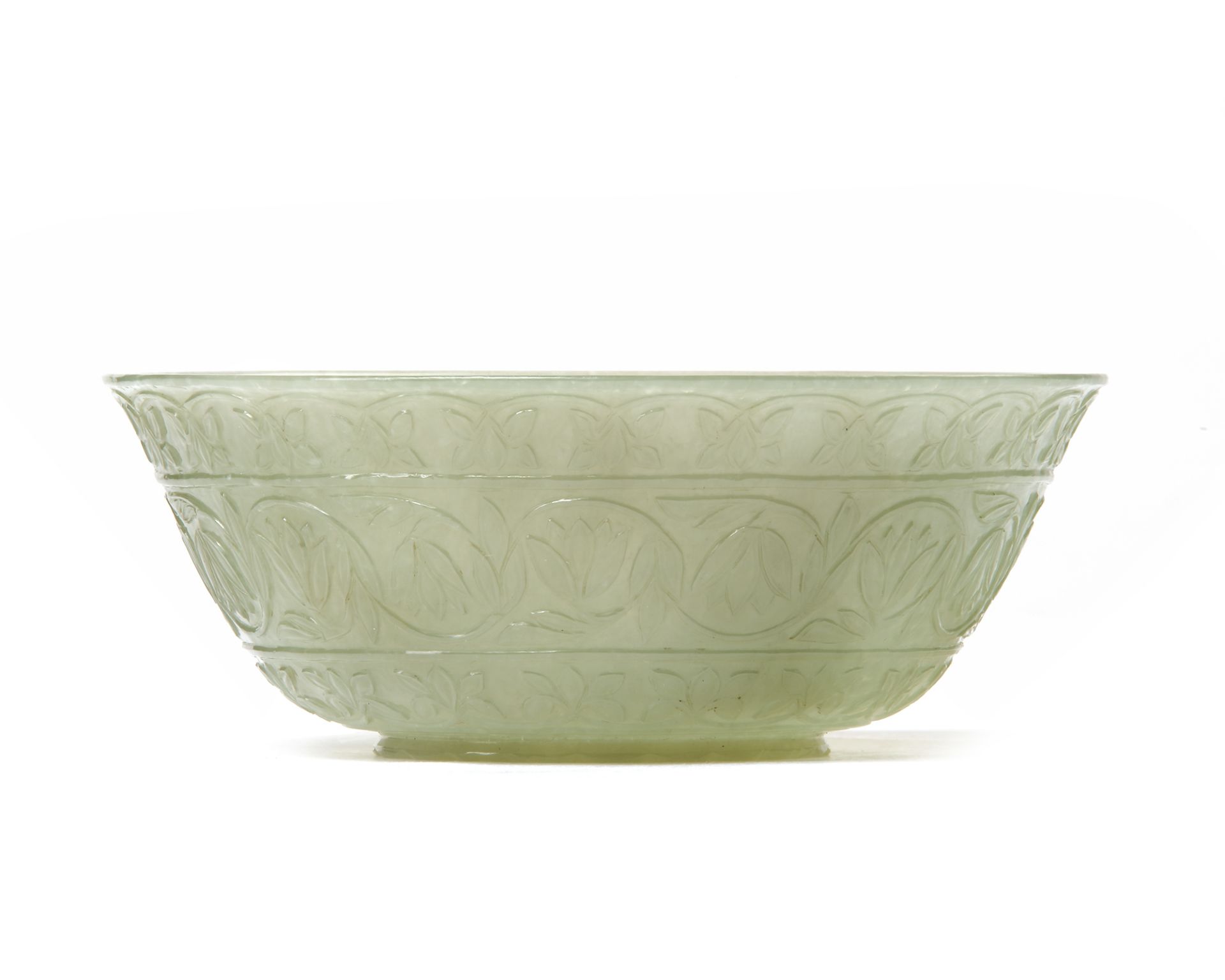 A CELADON JADE MUGHAL-STYLE BOWL, 17TH CENTURY - Image 2 of 10