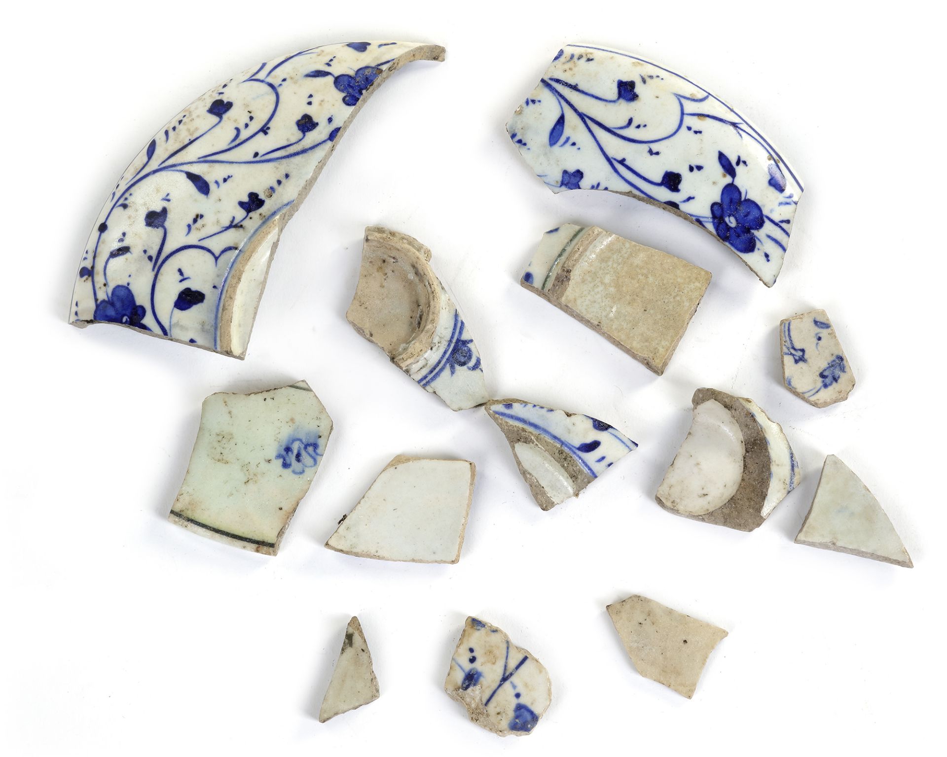 FRAGMENTS FROM IZNIK GOLDEN HORN POTTERY DISH, TURKEY, CIRCA 1530 - Image 3 of 4