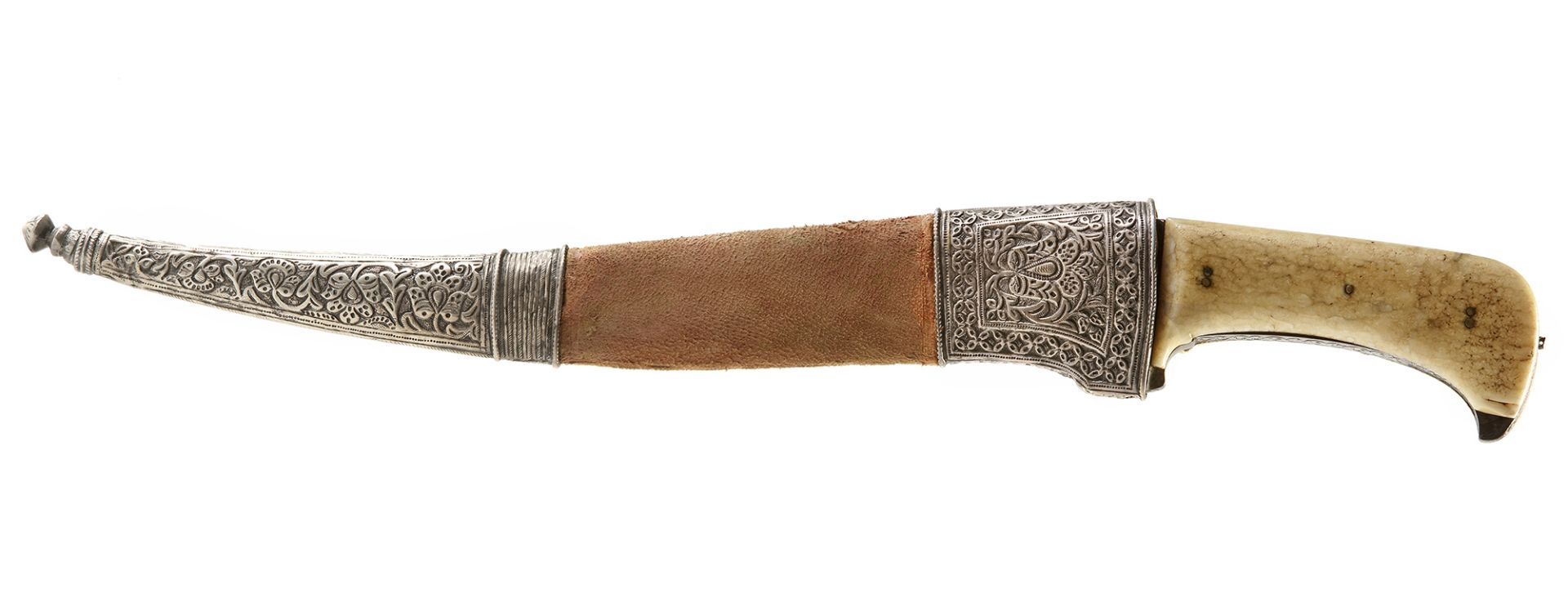 AN IVORY-HILTED WATERED-STEEL PESH-KABZ, INDIA, LATE 18TH-EARLY 19TH CENTURY - Bild 2 aus 12