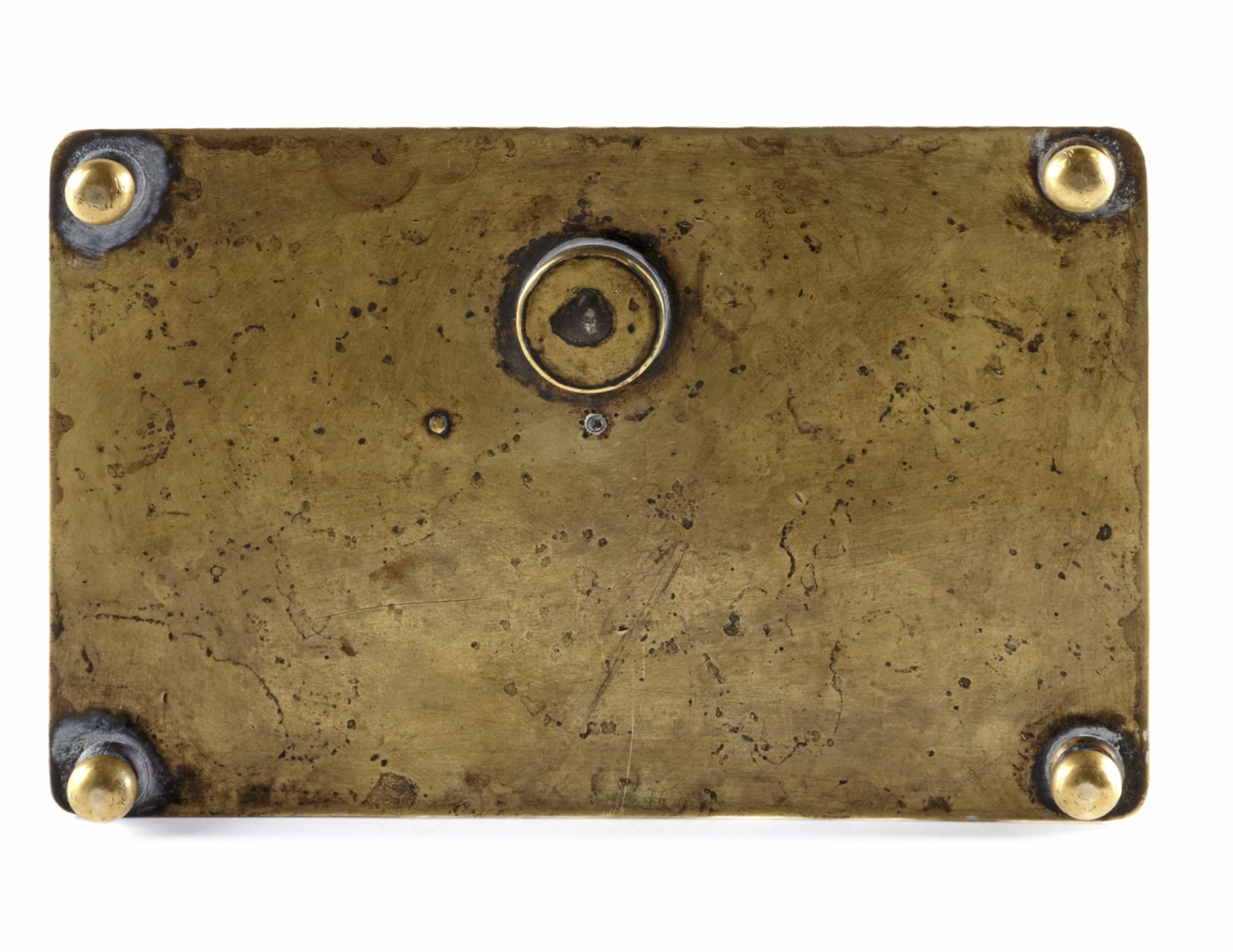 A SAVAFID BRASS HORIZONTAL DIAL AND QIBLA INDICATORS, SIGNED BY MUHAMMAD MAHDI AL-YAZDI, PERSIA, SEC - Bild 5 aus 8