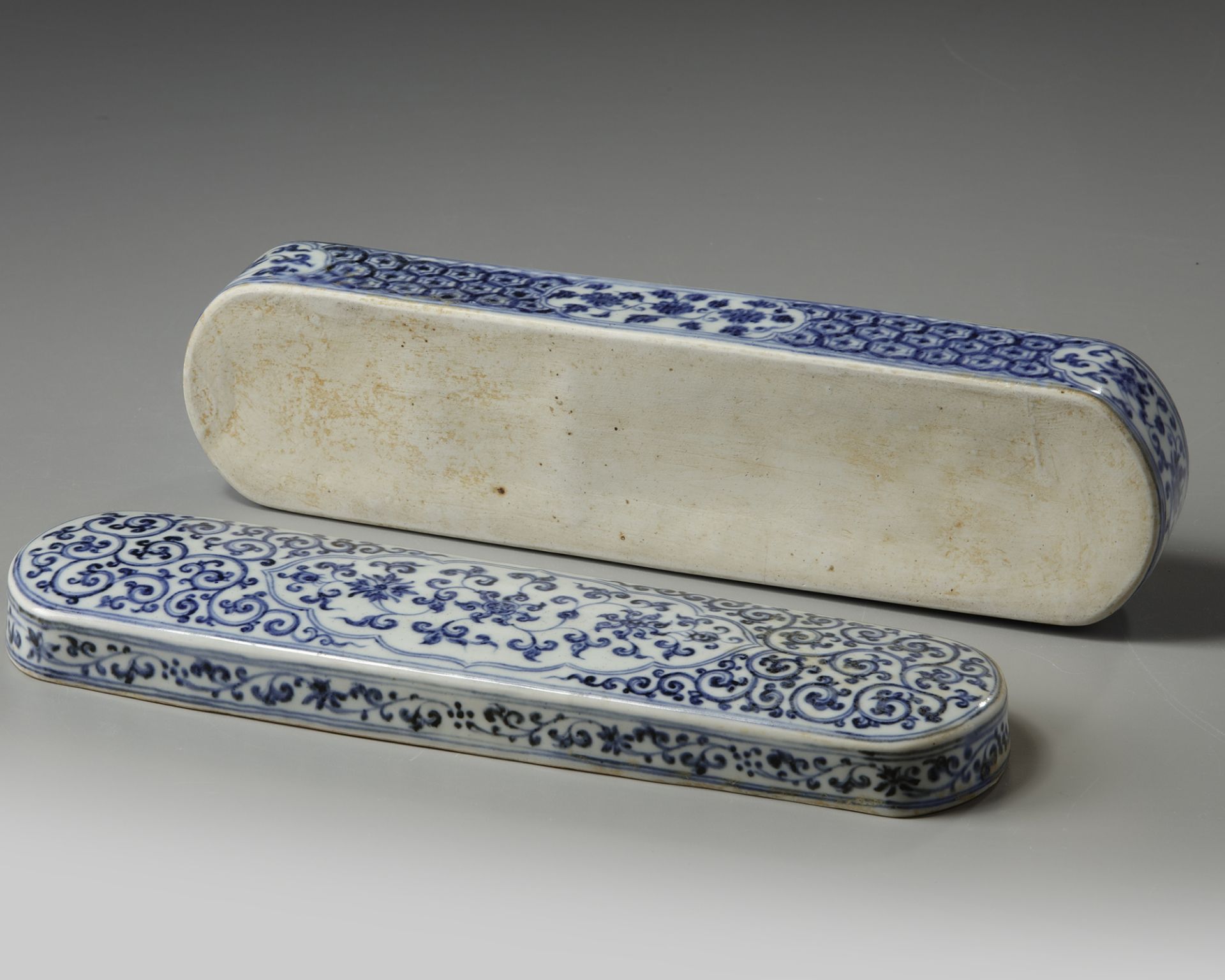 A CHINESE BLUE AND WHITE PEN BOX AND COVER FOR THE ISLAMIC MARKET, XUANDE MARK - Image 3 of 4