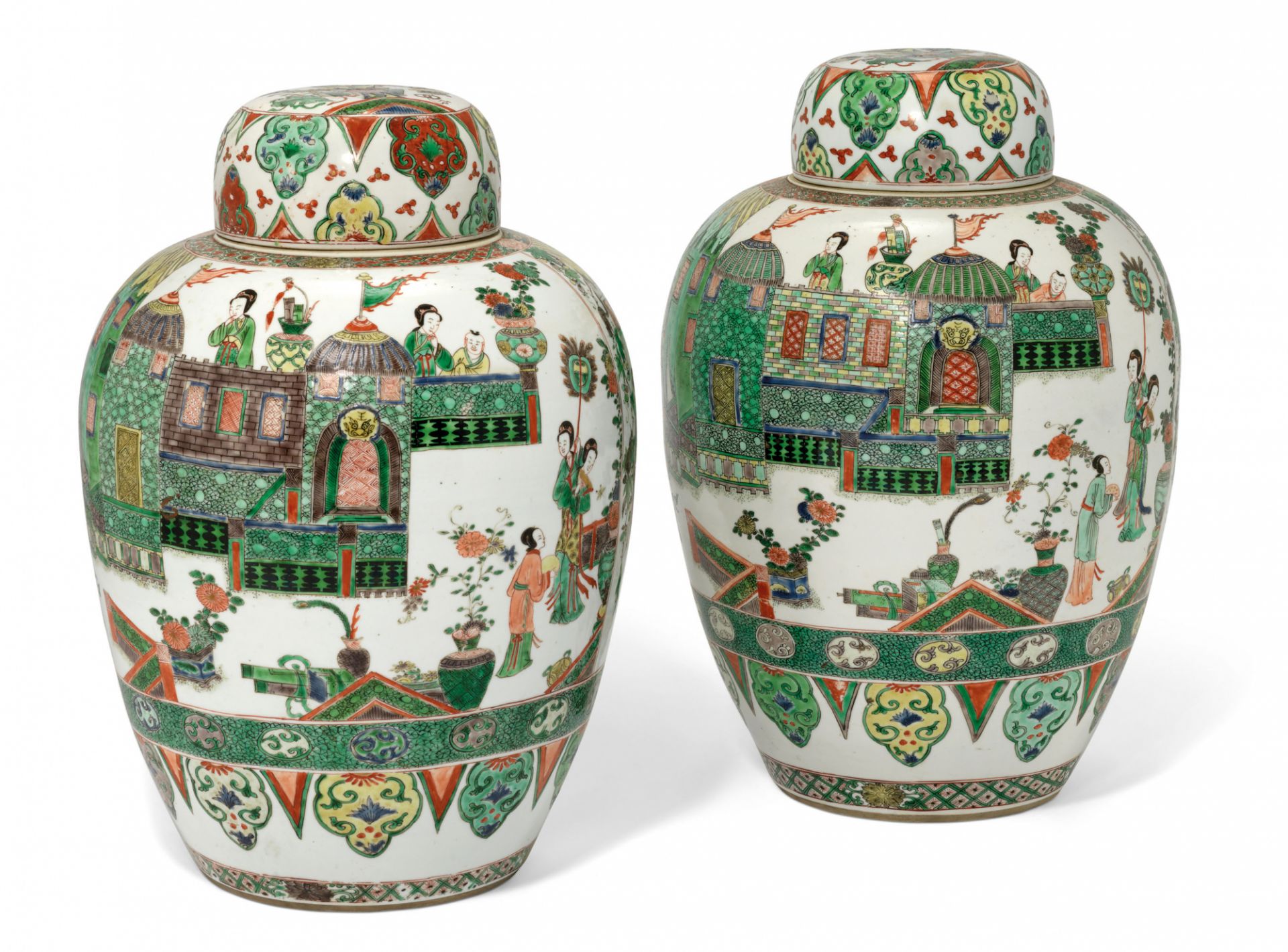 A PAIR OF CHINESE FAMILLE VERTE JARS AND COVERS, KANGXI (1662-1722)