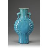 A LARGE TURQUOISE GLAZED VASE, 18TH CENTURY