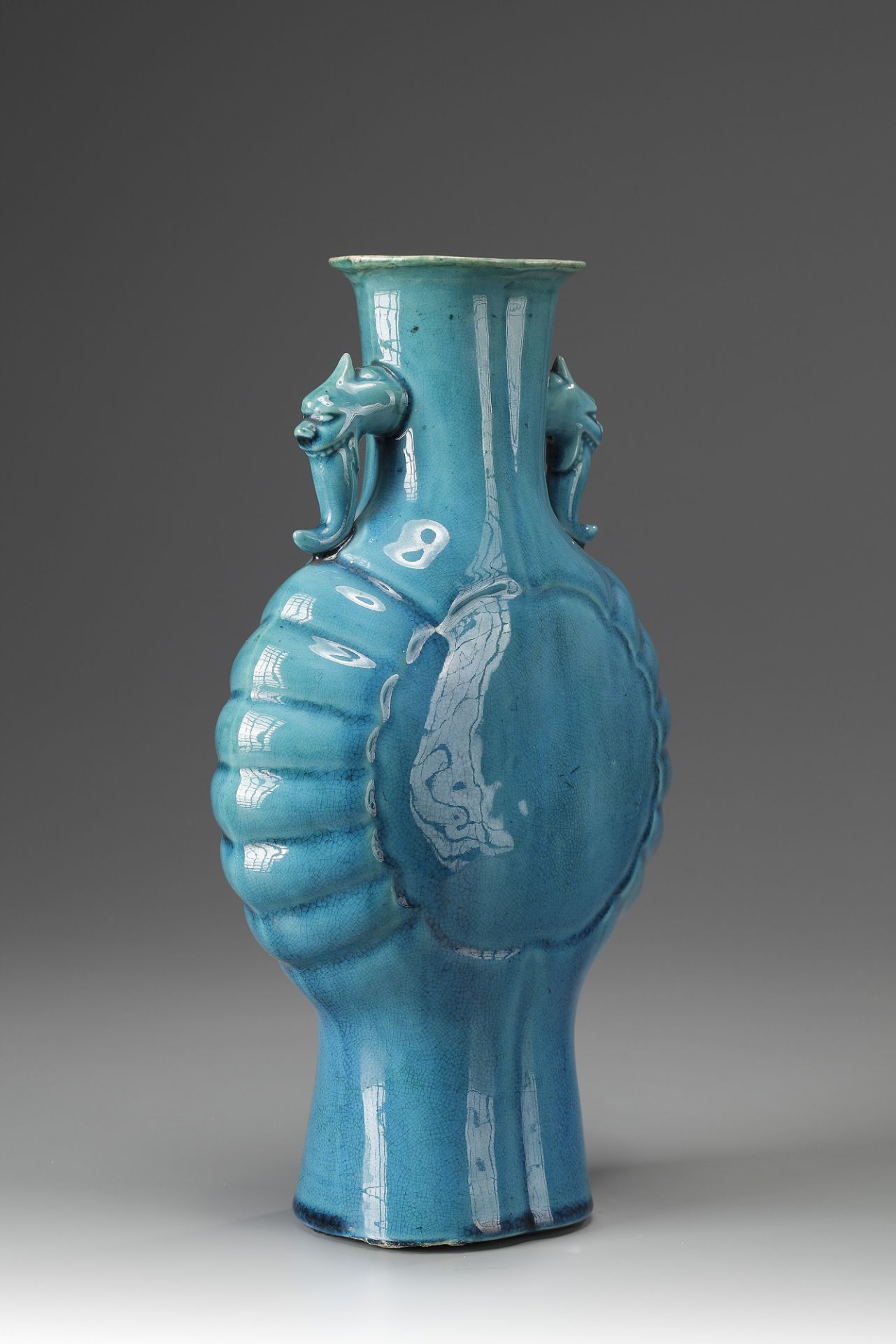 A LARGE TURQUOISE GLAZED VASE, 18TH CENTURY - Image 3 of 5