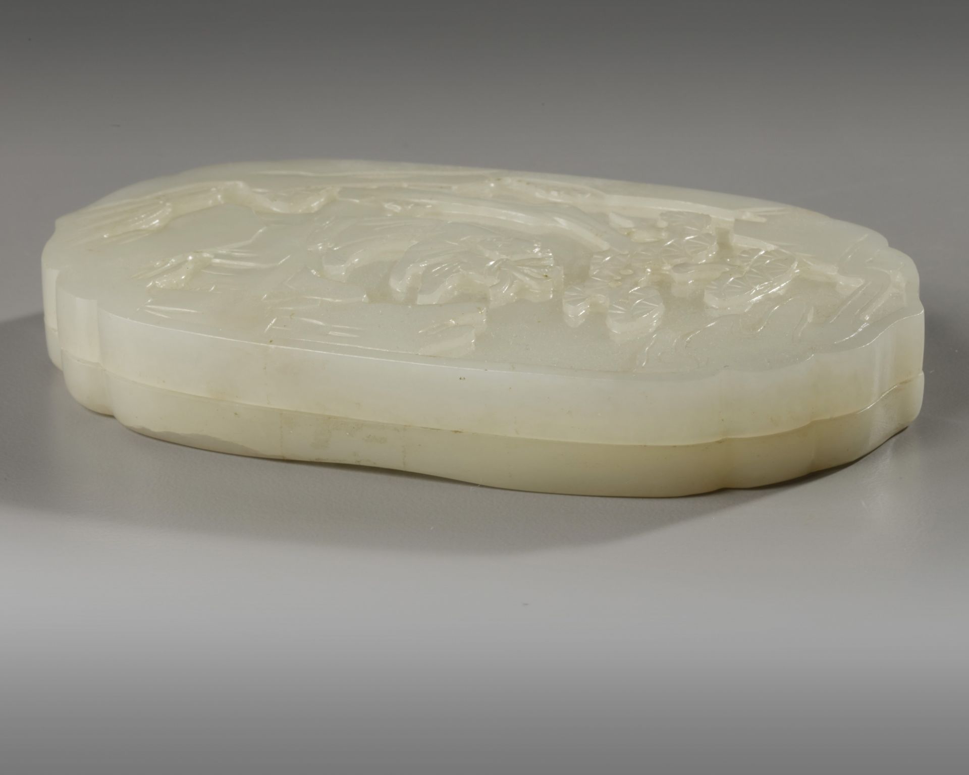 A CHINESE WHITE JADE BOX AND COVER, 18TH CENTURY - Bild 8 aus 9