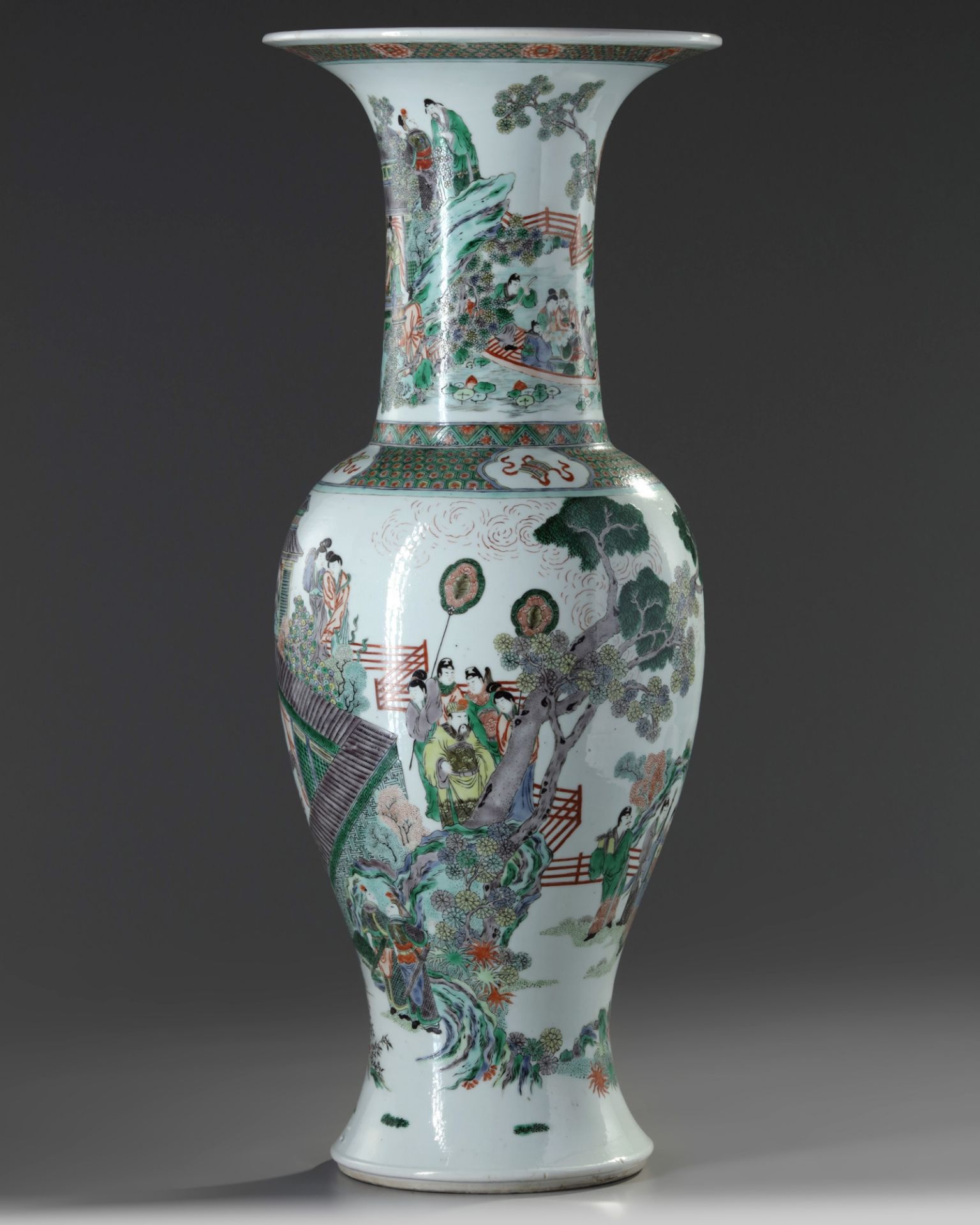 A CHINESE FAMILLE VERTE 'FIGURAL' PHOENIX TAIL VASE, 19TH CENTURY - Image 2 of 5