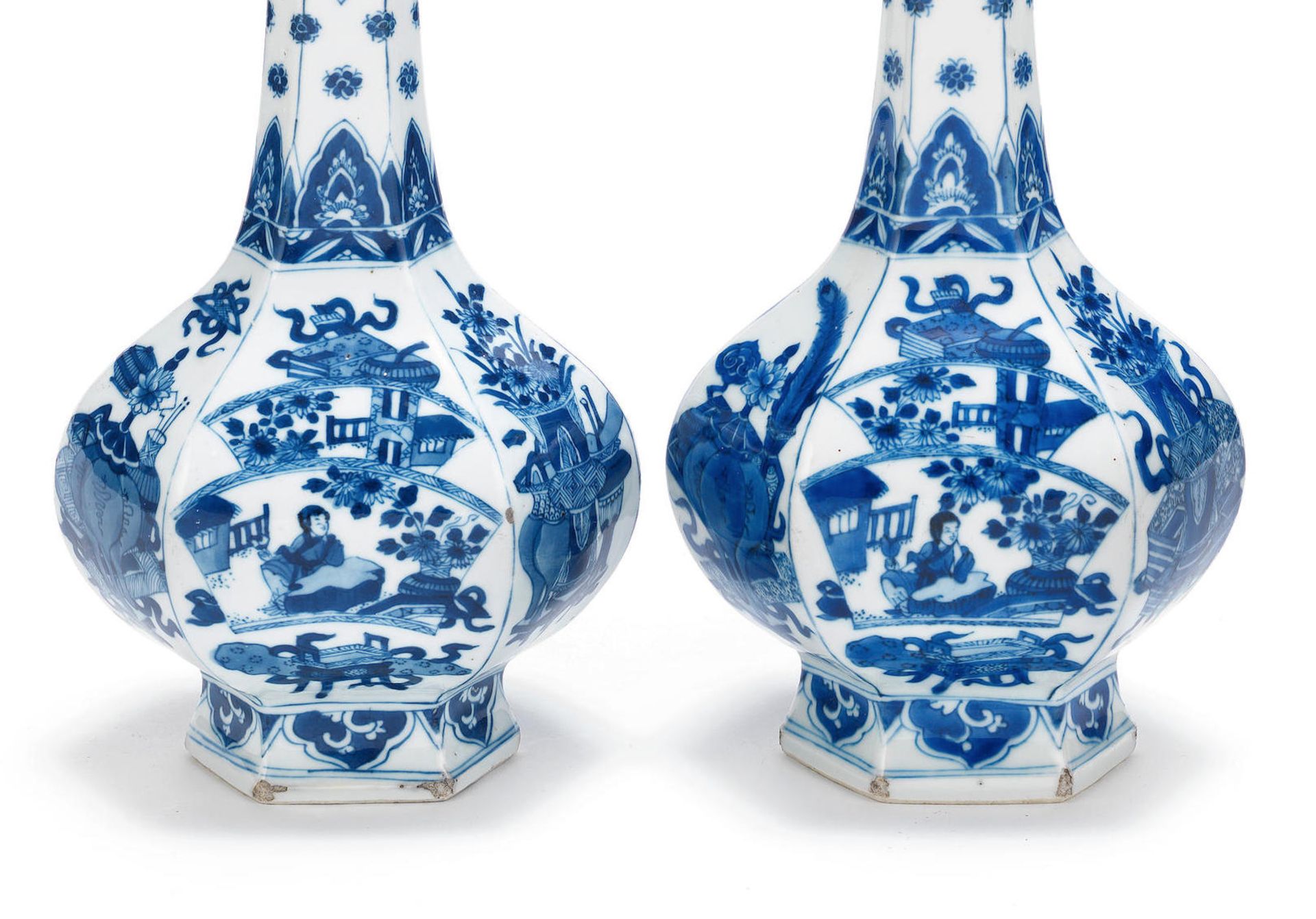 A PAIR OF CHINESE BLUE AND WHITE HEXAGONAL BOTTLE VASES, KANGXI PERIOD (1662-1722) - Image 2 of 3