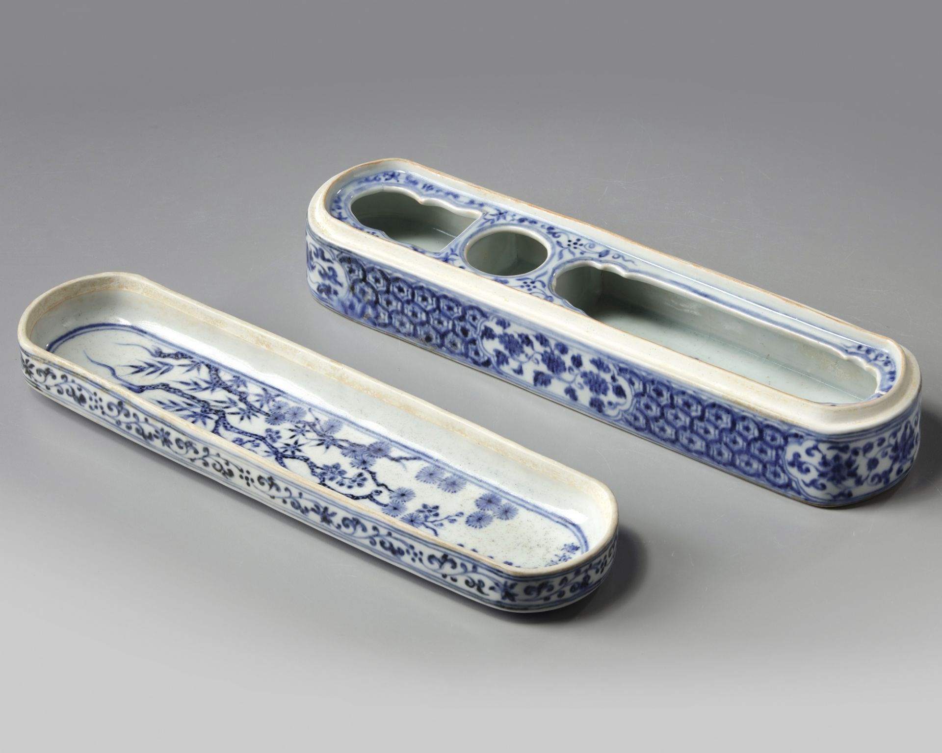 A CHINESE BLUE AND WHITE PEN BOX AND COVER FOR THE ISLAMIC MARKET, XUANDE MARK - Image 4 of 4