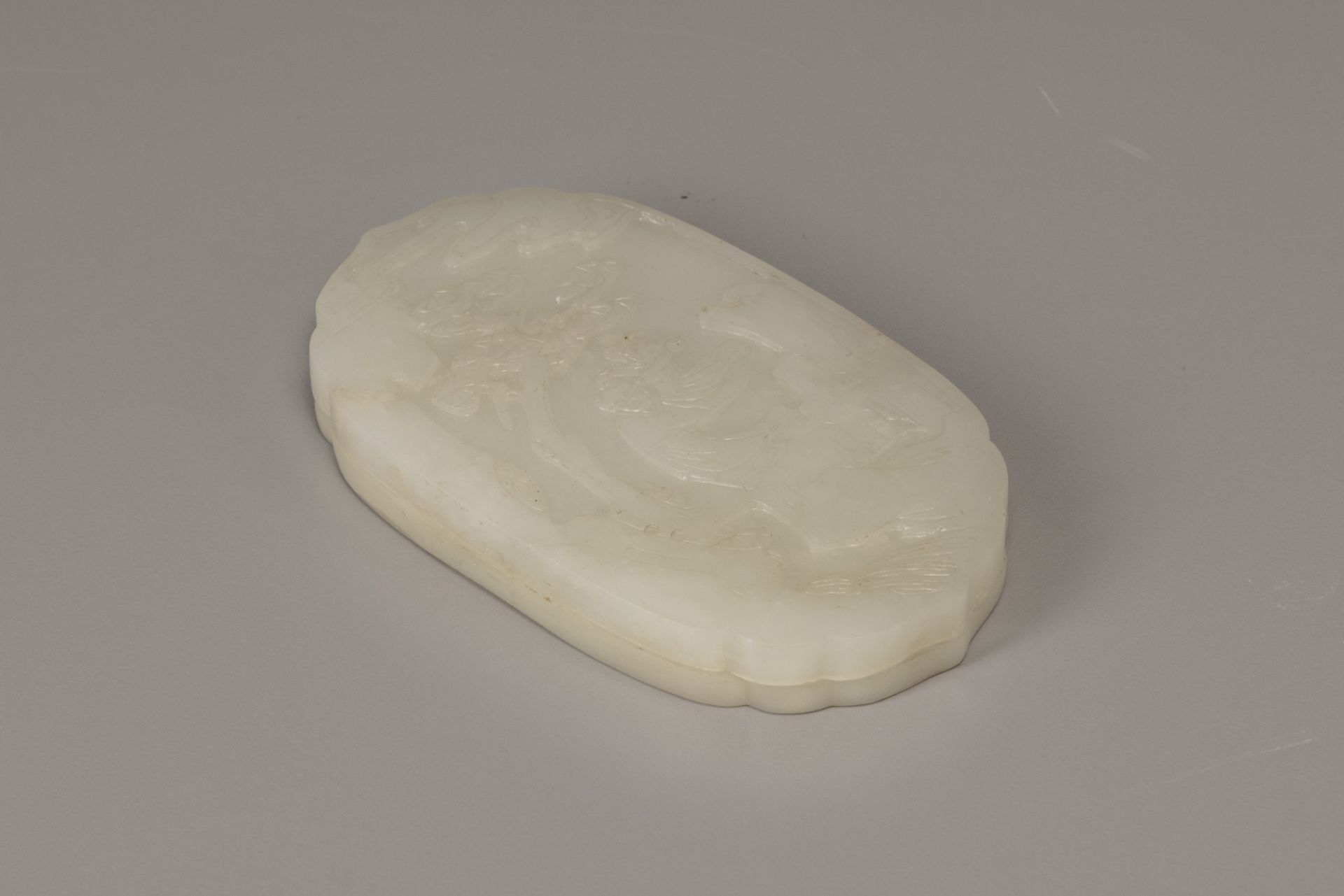 A CHINESE WHITE JADE BOX AND COVER, 18TH CENTURY - Bild 3 aus 9