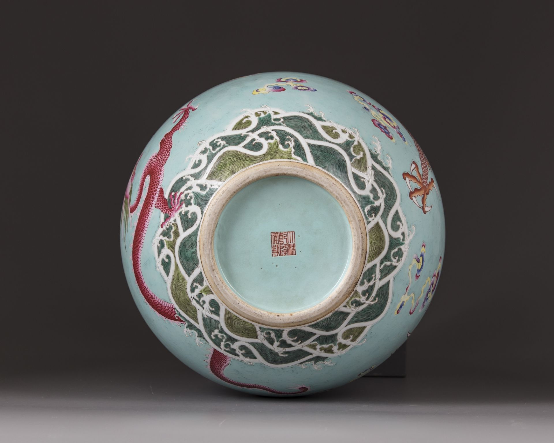 A CHINESE TURQUOISE-GROUND FAMILLE ROSE BOTTLE VASE, TIANQIUPING,19TH-20THCENTURY - Bild 10 aus 11