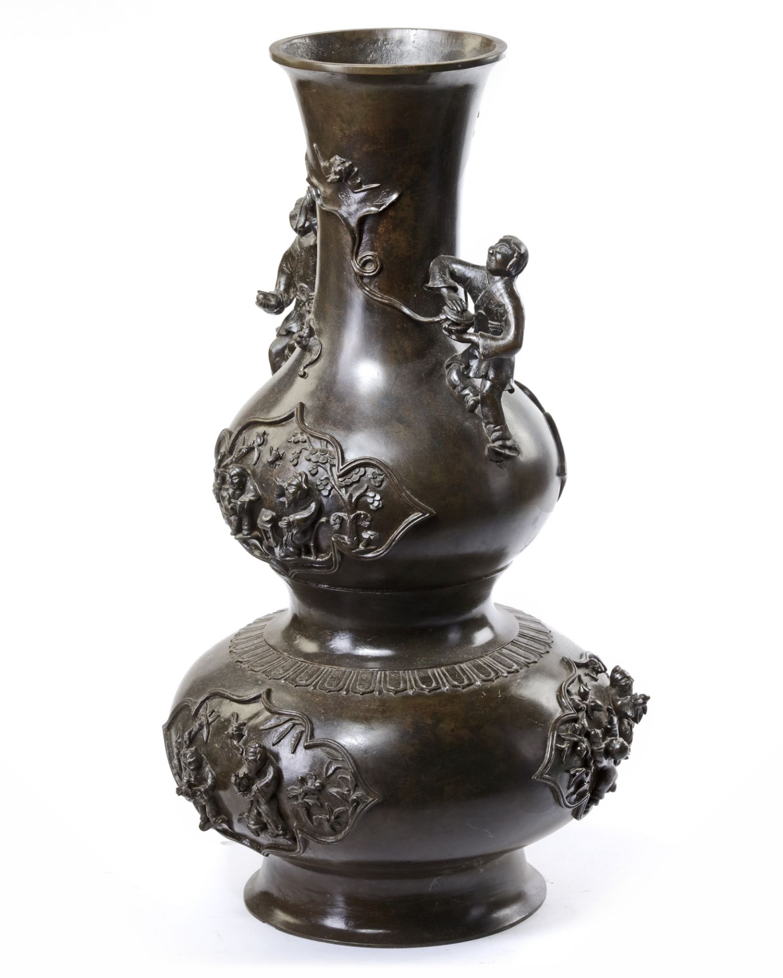 A LARGE CHINESE BRONZE DOUBLE GOURD VASE, 17TH CENTURY - Image 3 of 4