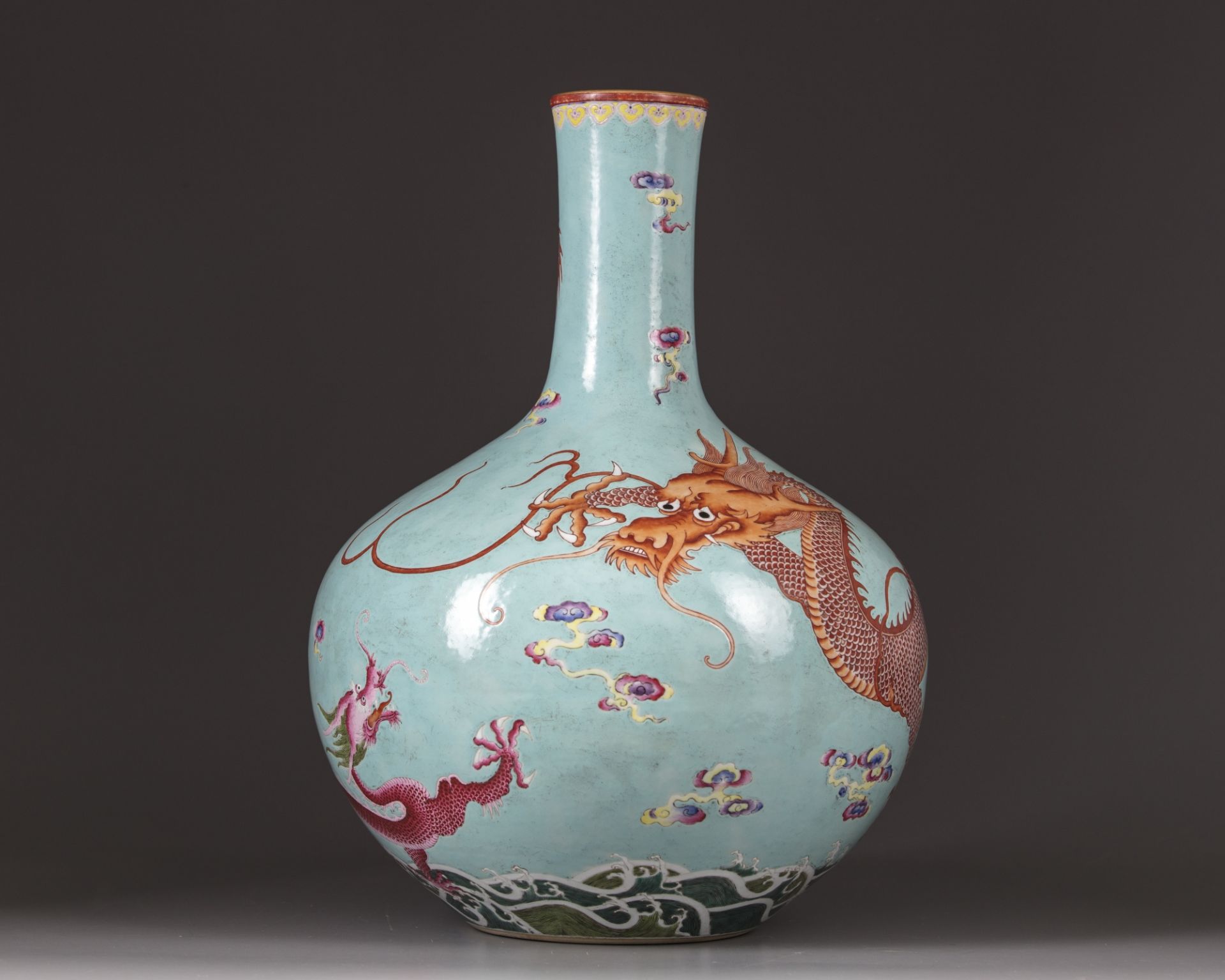 A CHINESE TURQUOISE-GROUND FAMILLE ROSE BOTTLE VASE, TIANQIUPING,19TH-20THCENTURY - Image 3 of 11