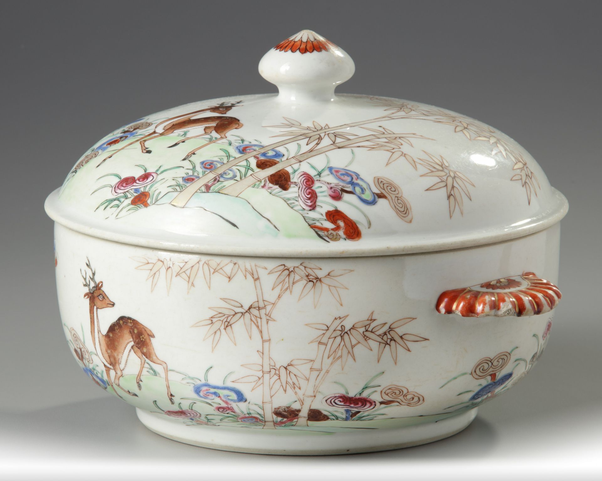 A CHINESE FAMILLE ROSE 'DEER' TUREEN AND COVER, 18TH CENTURY - Image 3 of 5
