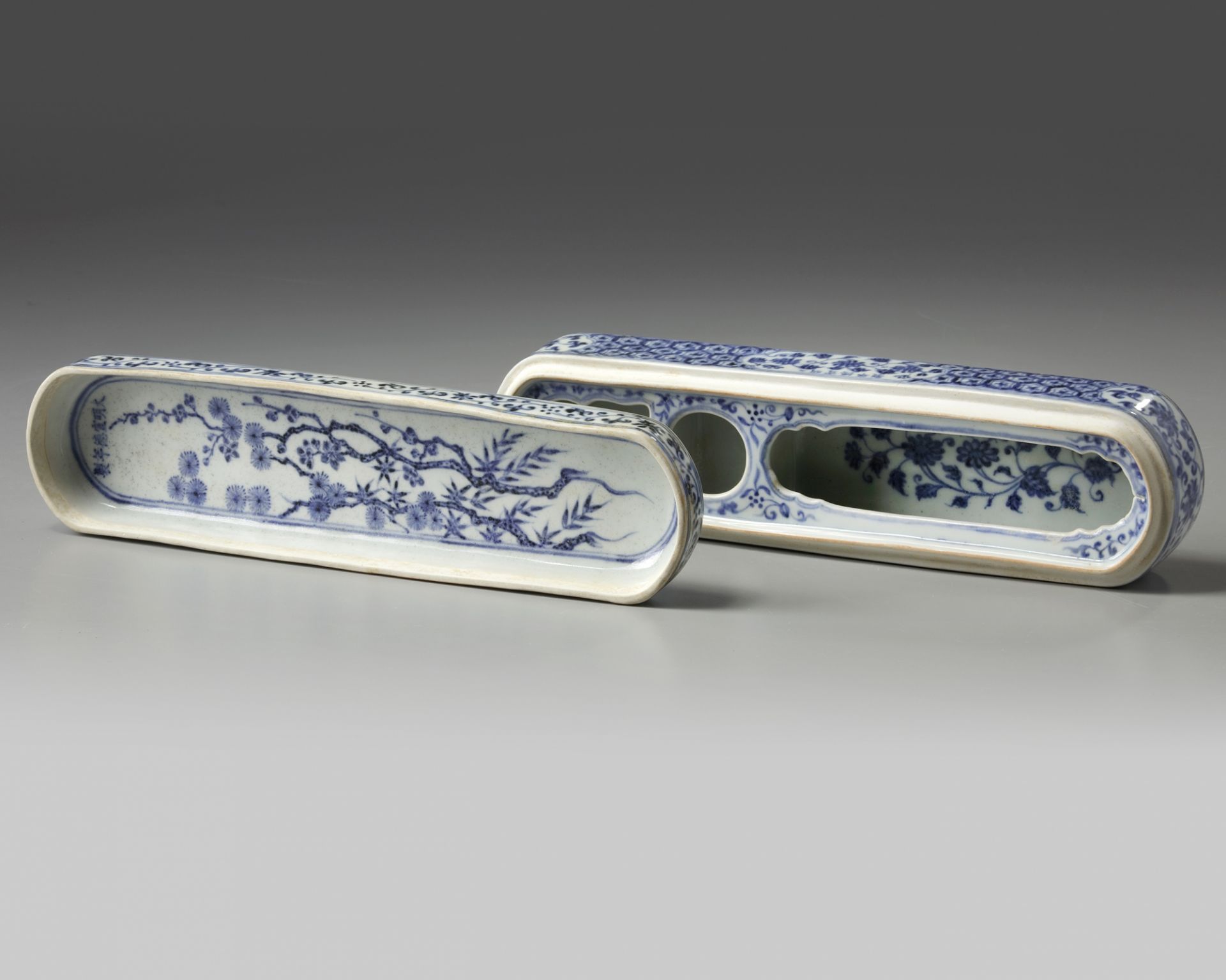 A CHINESE BLUE AND WHITE PEN BOX AND COVER FOR THE ISLAMIC MARKET, XUANDE MARK - Image 2 of 4