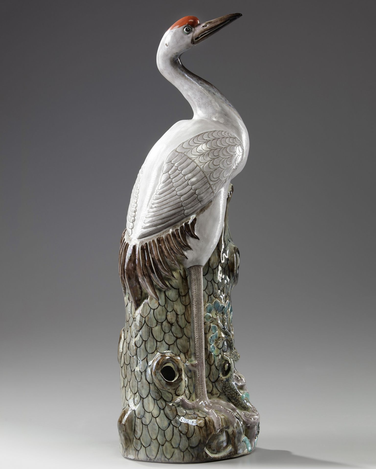 A CHINESE ENAMELED PORCELAIN CRANE BIRD, 19TH CENTURY - Image 5 of 5