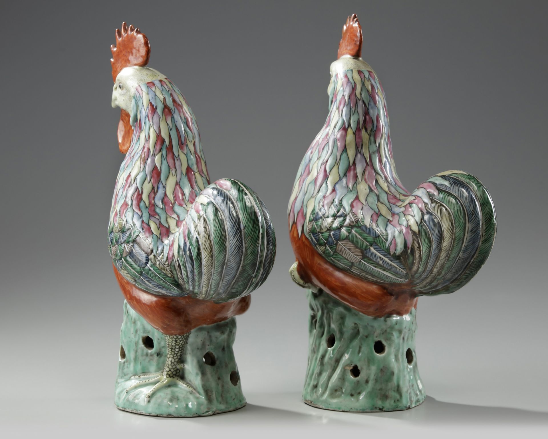 A PAIR OF CHINESE FAMILLE ROSE COCKERELS, 19TH CENTURY - Image 2 of 4