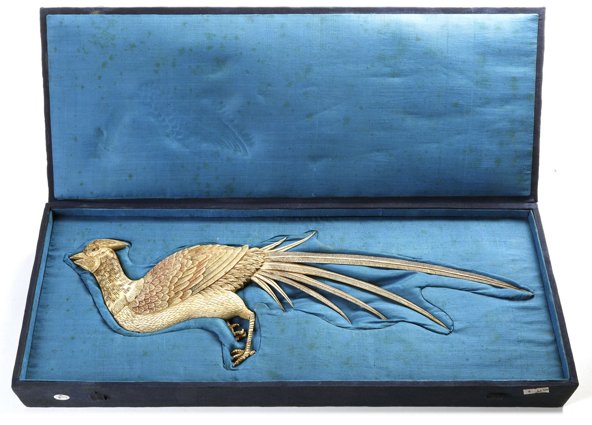 A LARGE CANTONESE IVORY PHEASANT, CHINA, 19TH CENTURY - Bild 2 aus 2