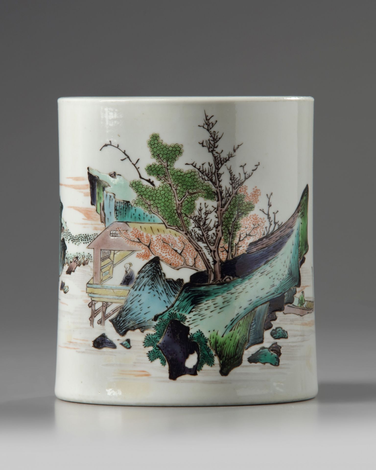 A CHINESE FAMILLE VERTE VERTE BRUSH POT, BITONG, KANGXI PERIOD 1662-1722