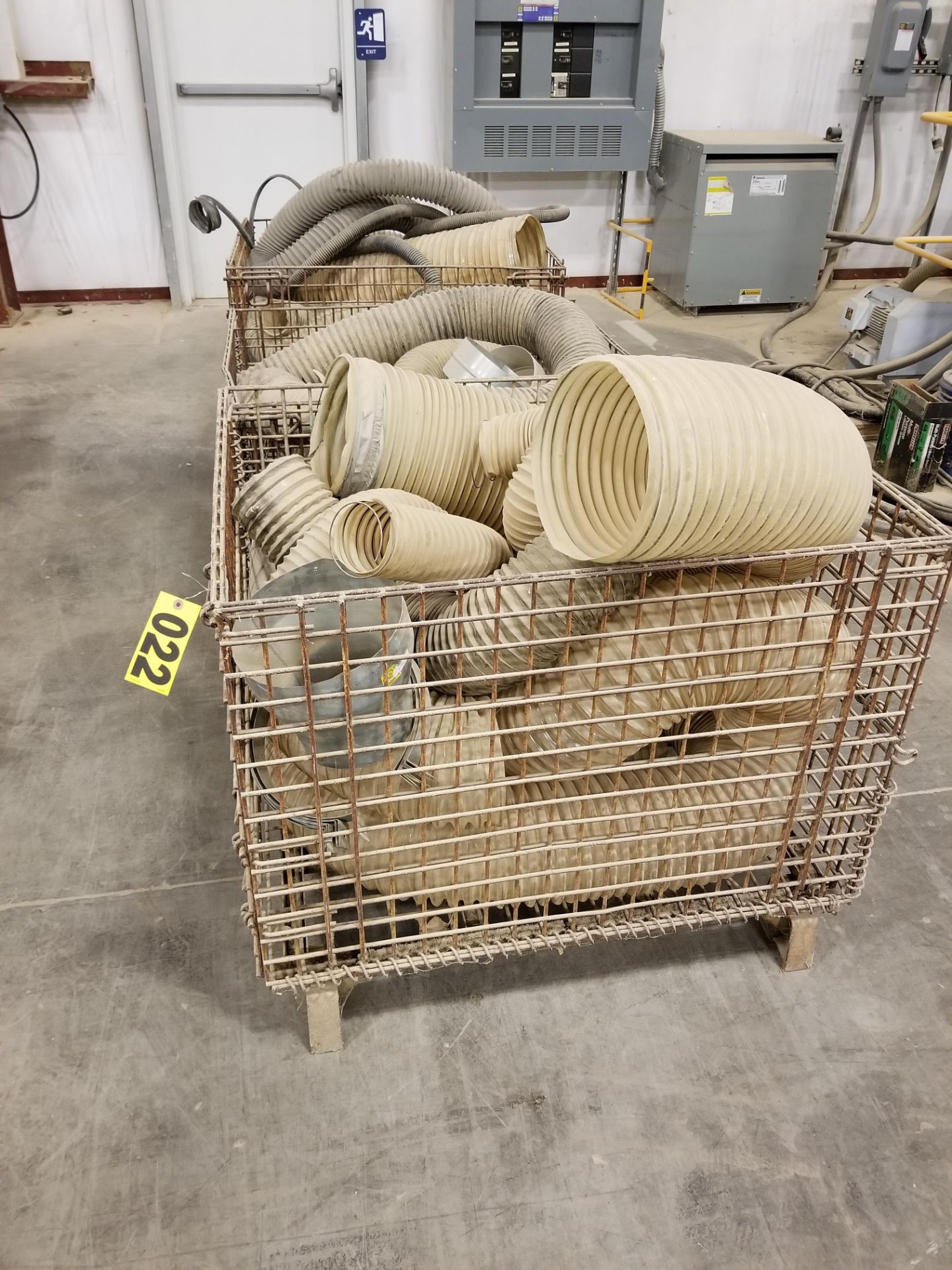 Wire bin w/ misc dust colletion hoses