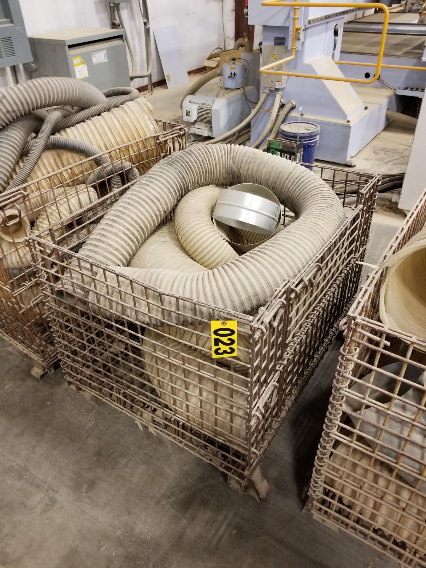 Wire bin w/ misc dust colletion hoses