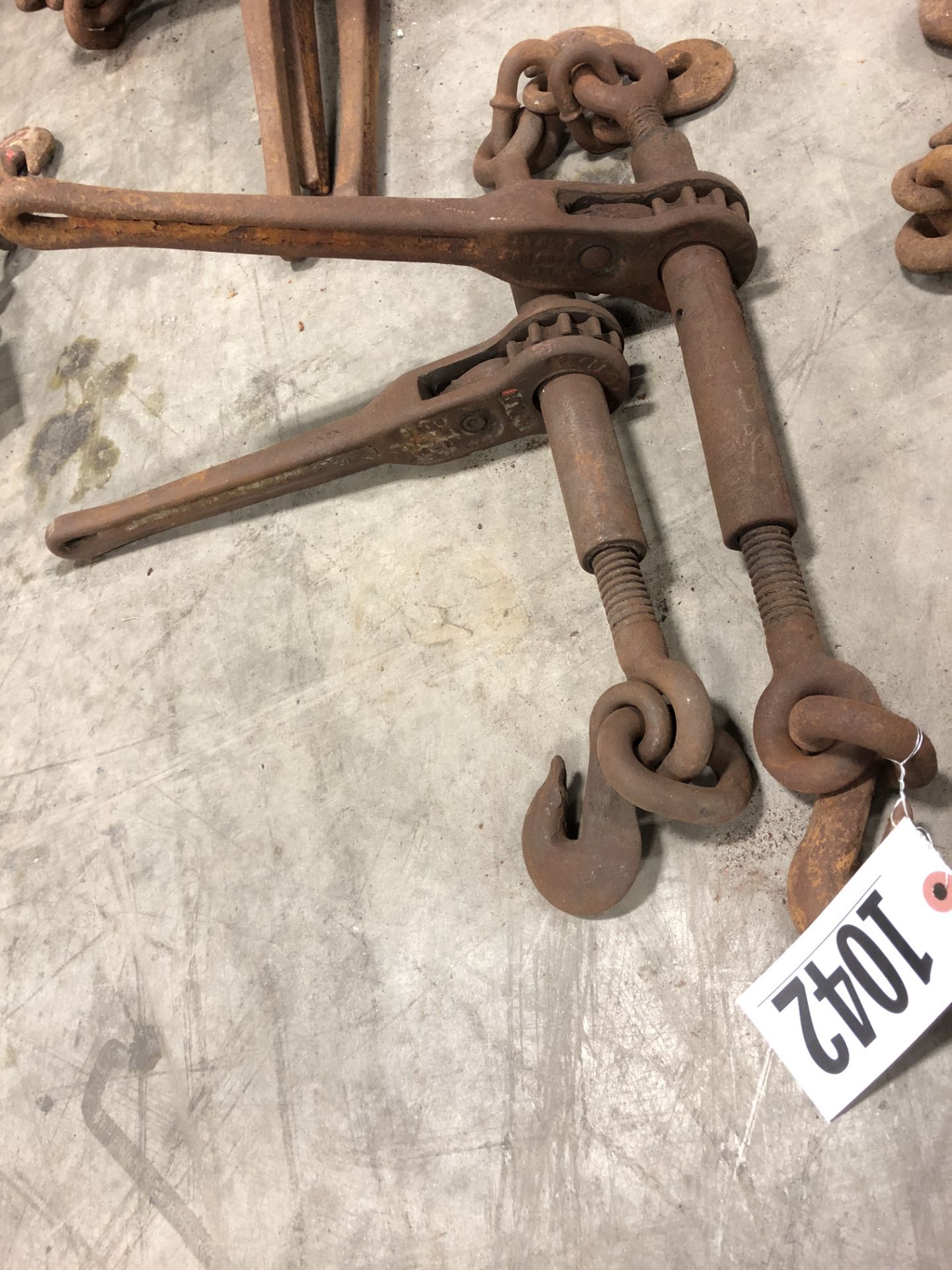 Lot of two ratchet chain binders