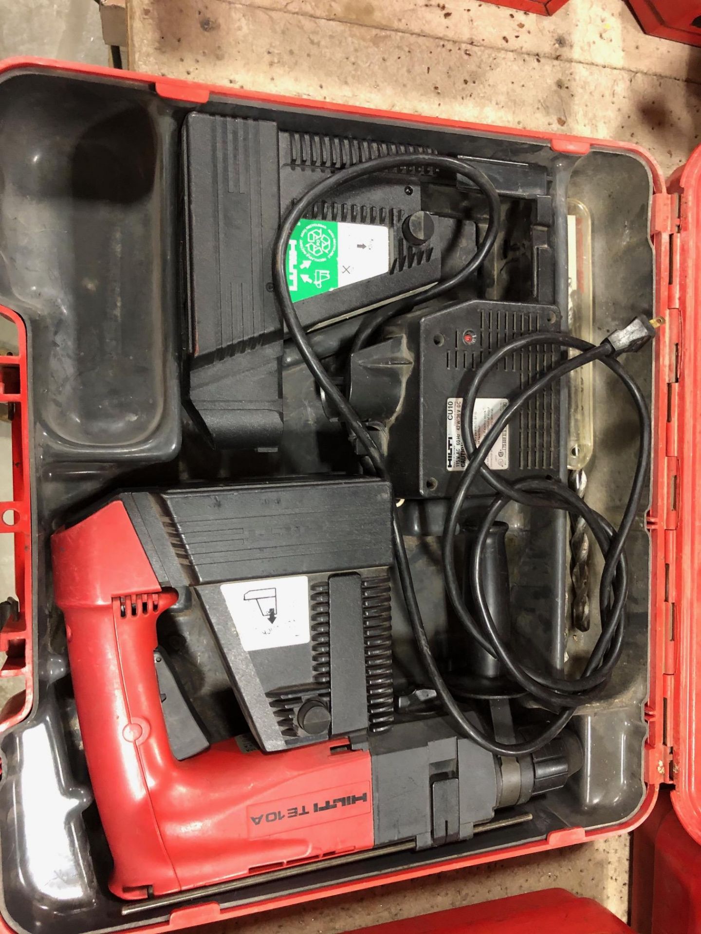 Hilti TE10A 36 volt Rotary Hammer drill in case w/36 v battery & charger