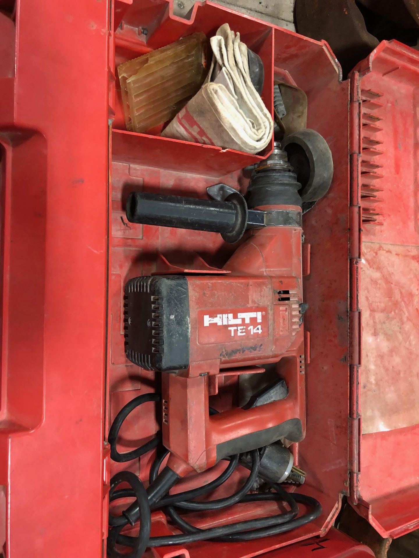 Hilti TE14 Rotary Hammer Drill w/Case