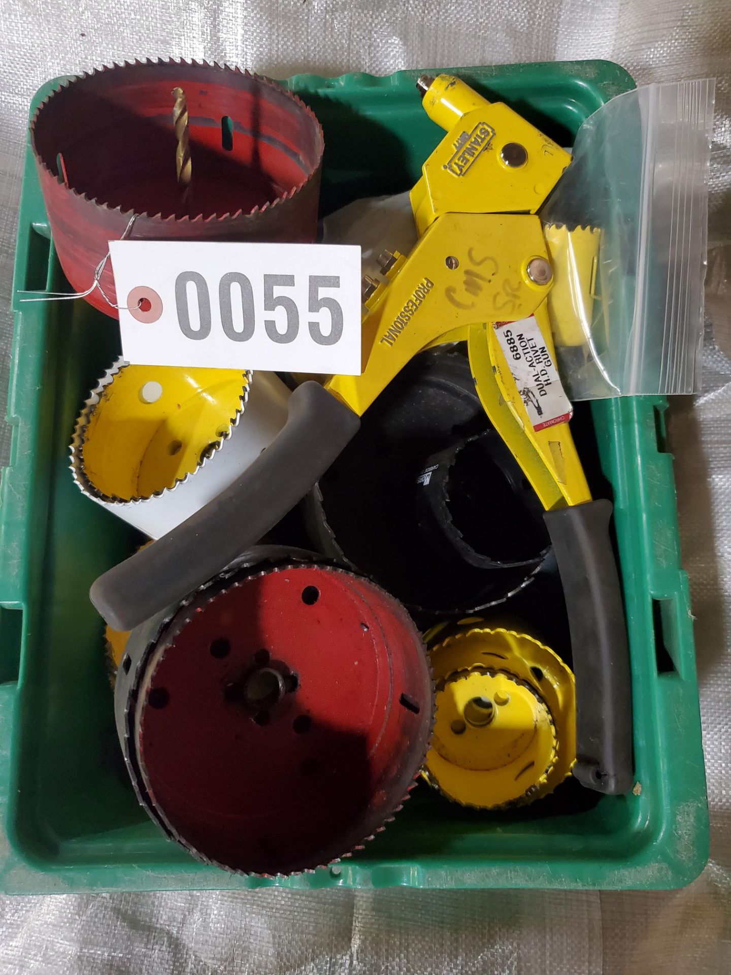 (Approx. 25) Large Variety of Holesaws