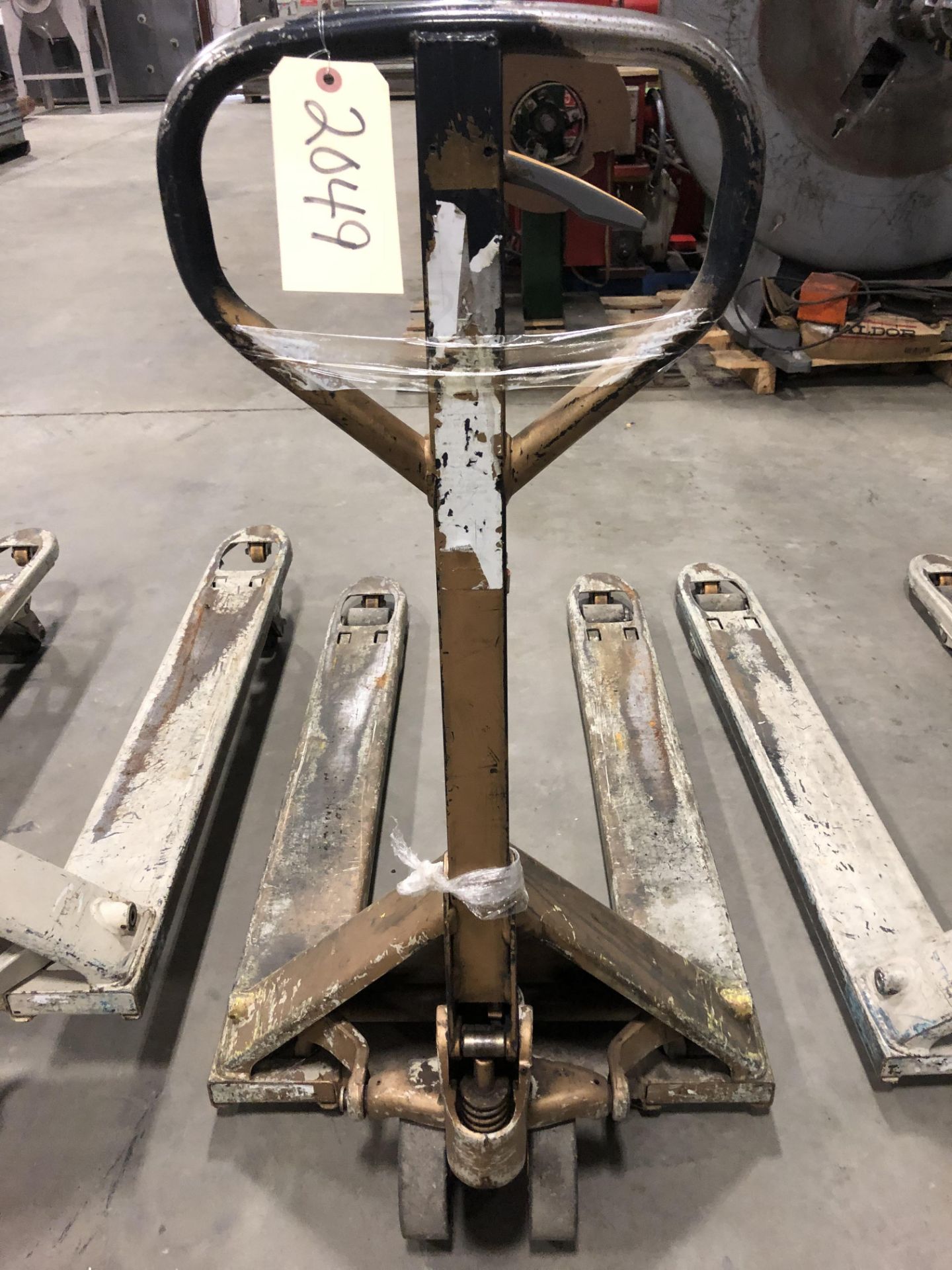 crown 5000 lb. Pallet Jack