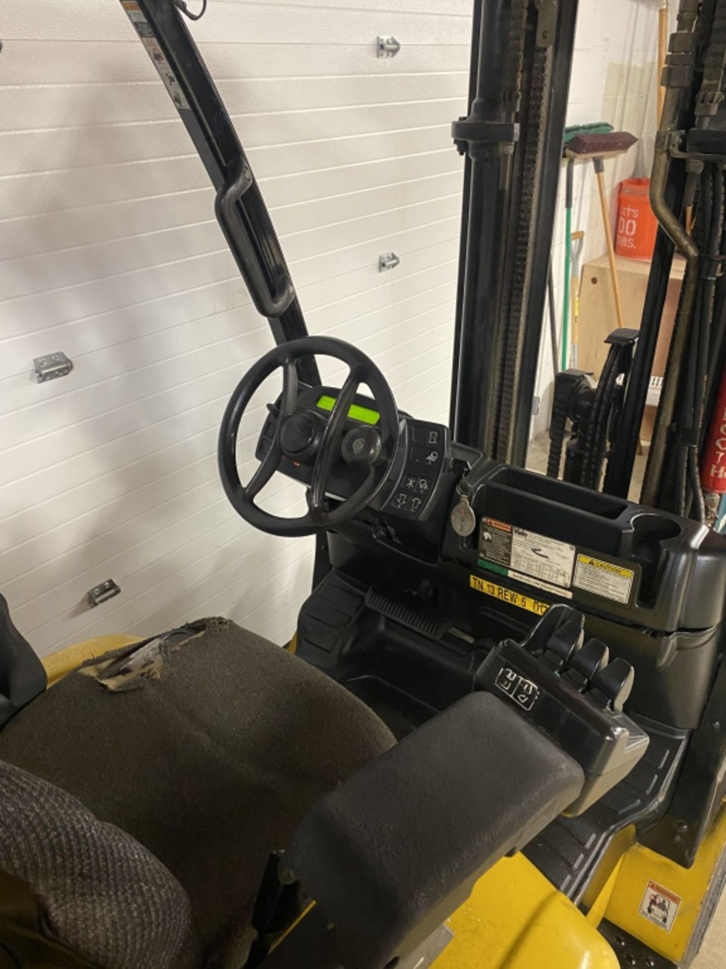 Yale 5000lb LP Forklift - Image 7 of 10