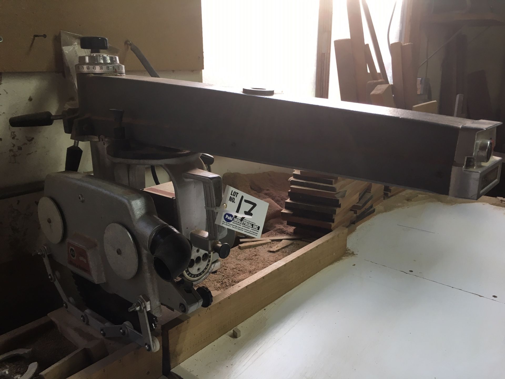 Black and Decker 12" Radial Arm Saw with DeWalt arm - Image 2 of 2