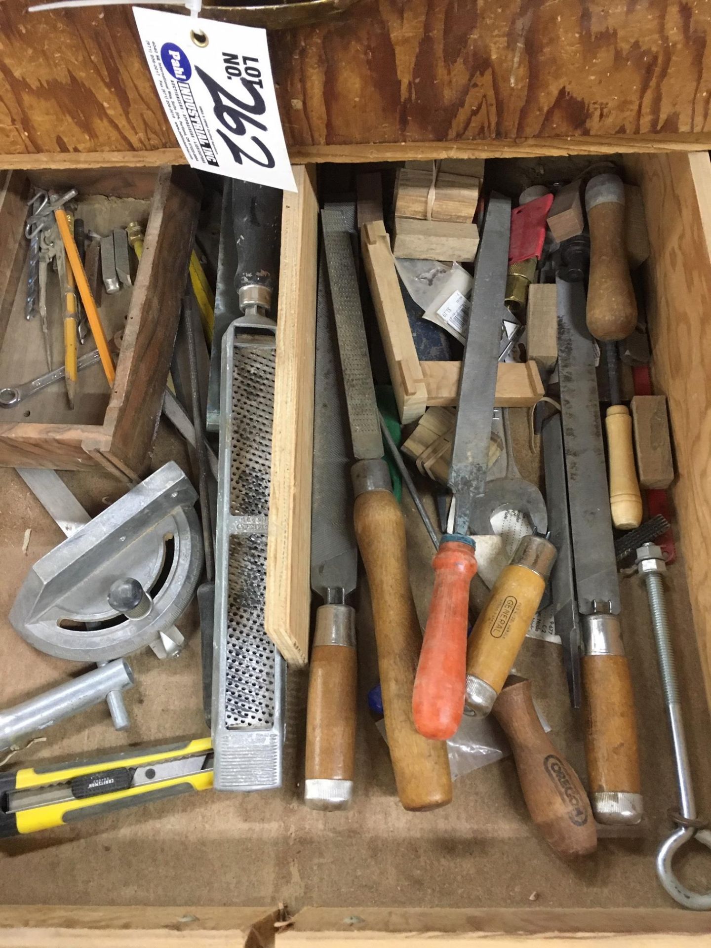 Wood Cabinet with contents - Image 3 of 5