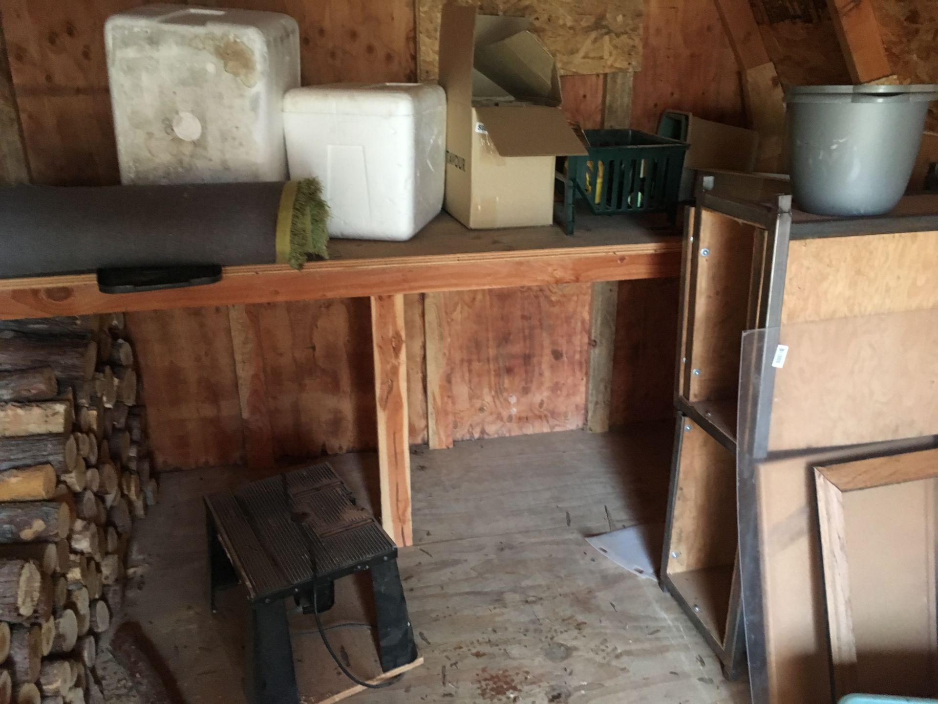 Contents inside shed including Juniper log stock, router table etc. - Image 2 of 2