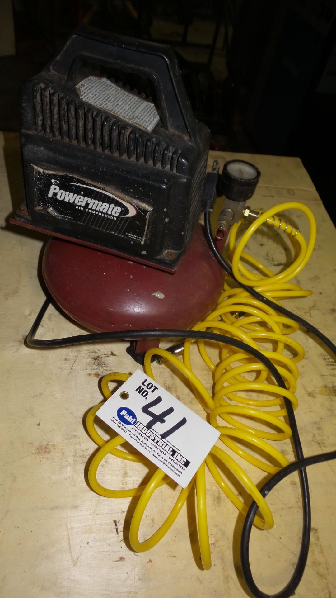 Powermate 1/3HP Mini Air Compressor with hose and attachent